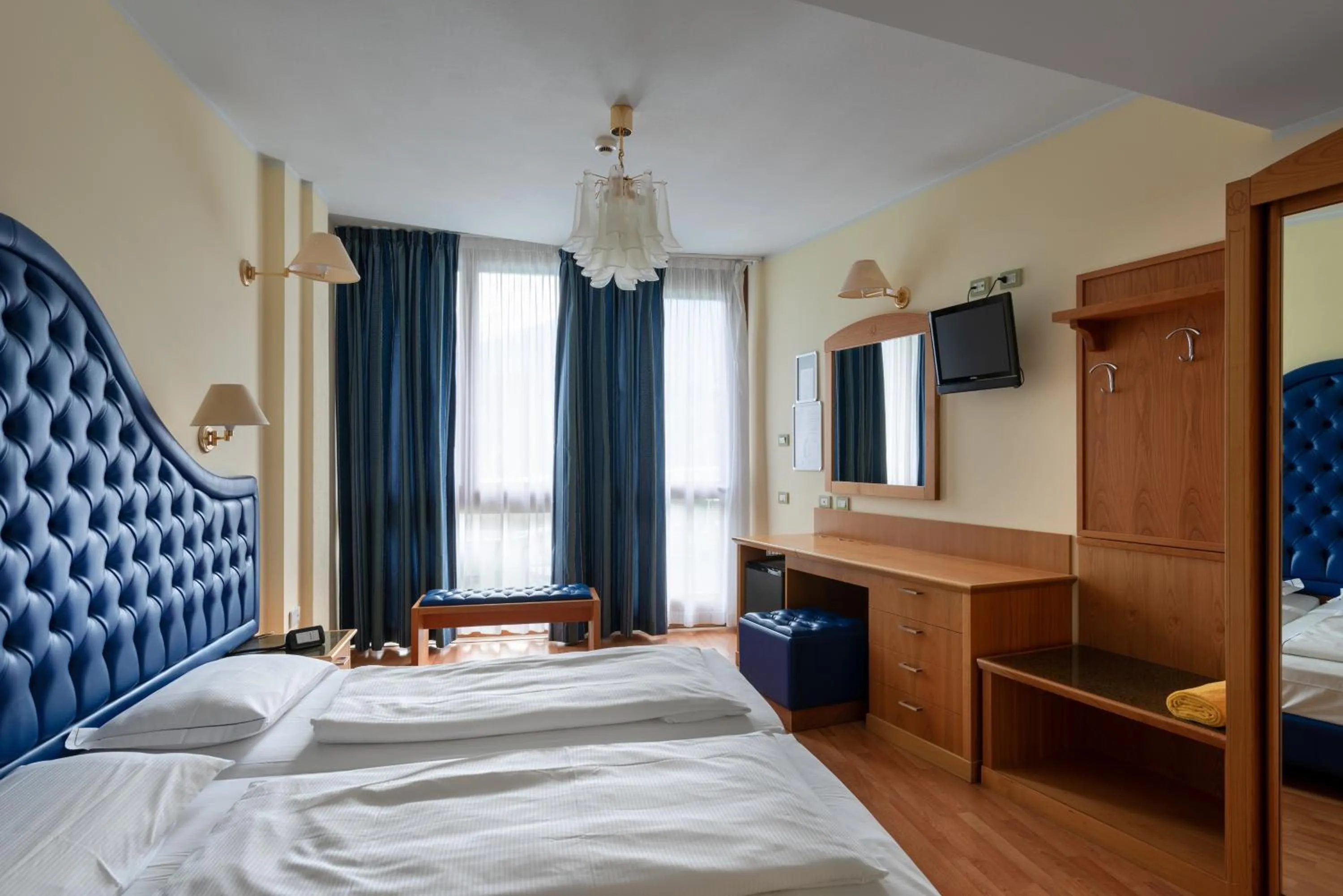 Standard Double Room in Hotel Alexander