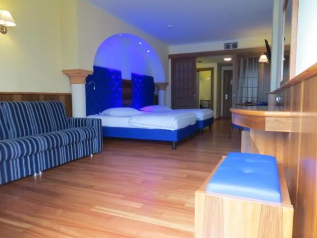 Deluxe Junior Suite with Terrace in Hotel Alexander