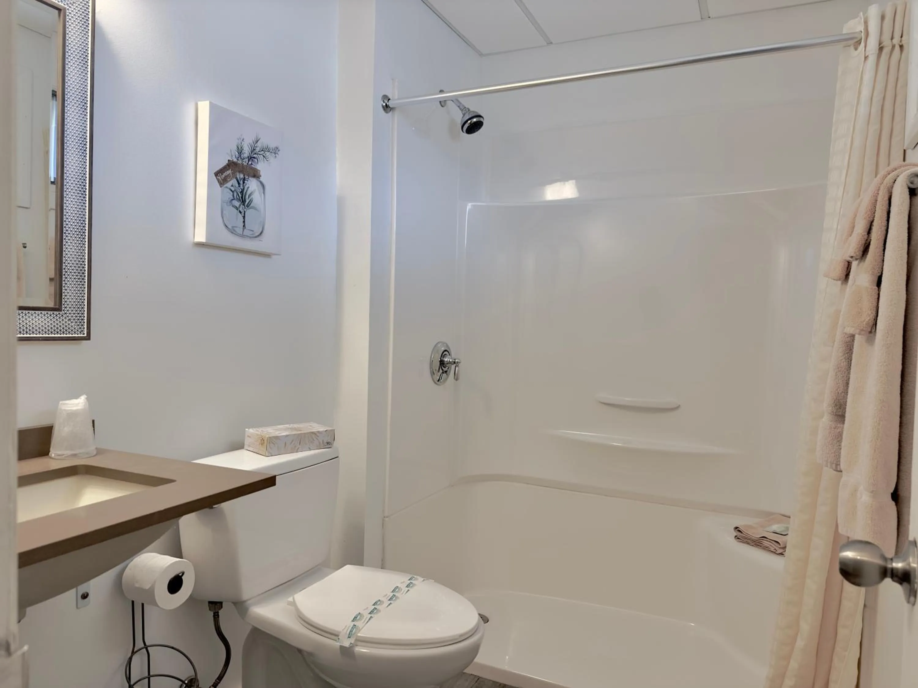 King Room in Colonial Valley Motel