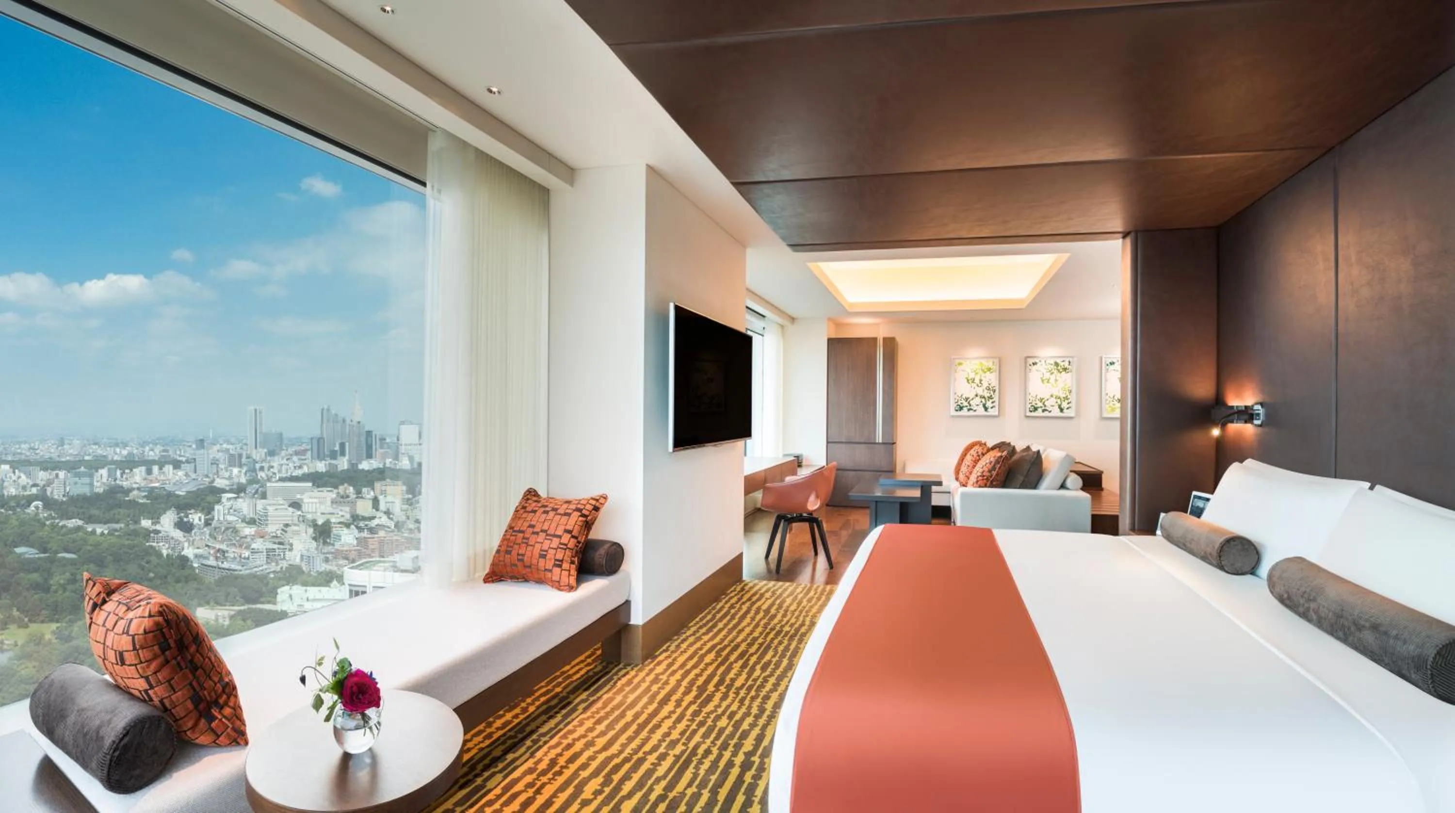 Grand Deluxe Corner KIng with free access to Lounge - Non-Smoking in The Prince Gallery Tokyo Kioicho, a Luxury Collection Hotel