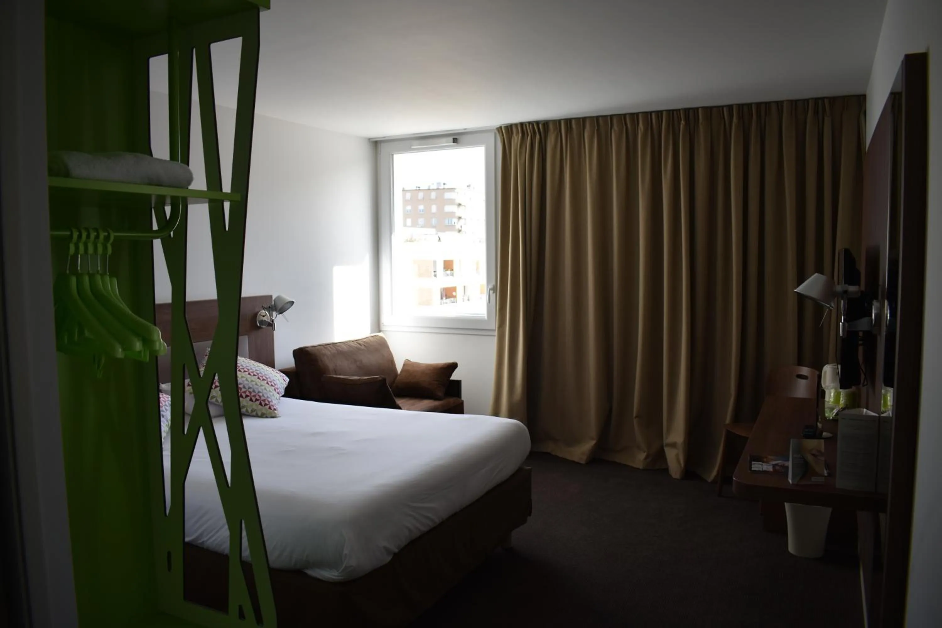 1 Double Bed  1 Single Bed in Campanile Ales Centre - Cévennes