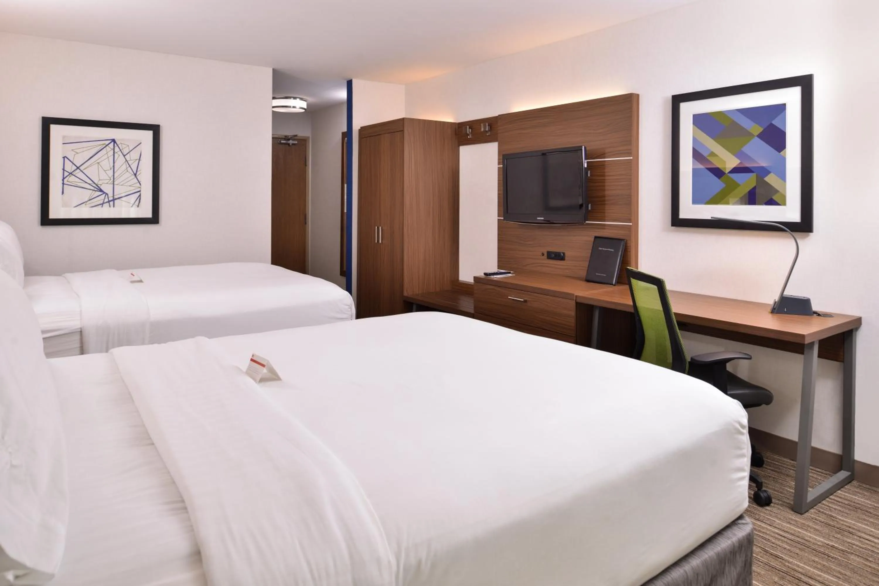 Standard Room with Two Queen Beds in Holiday Inn Express & Suites Lacey - Olympia by IHG