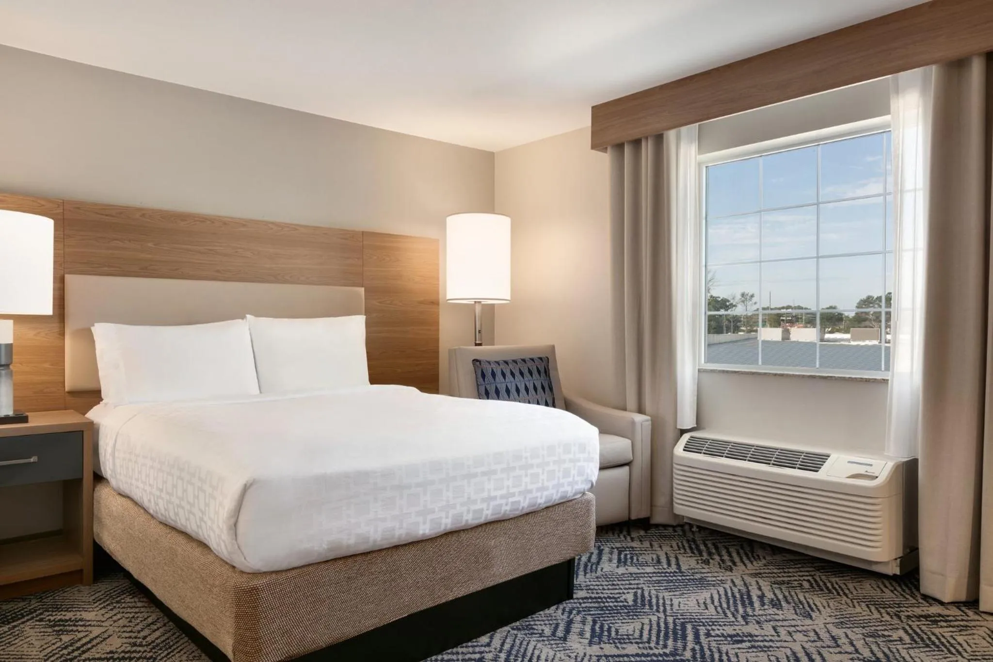 Studio Queen Suite in Candlewood Suites Deer Park by IHG