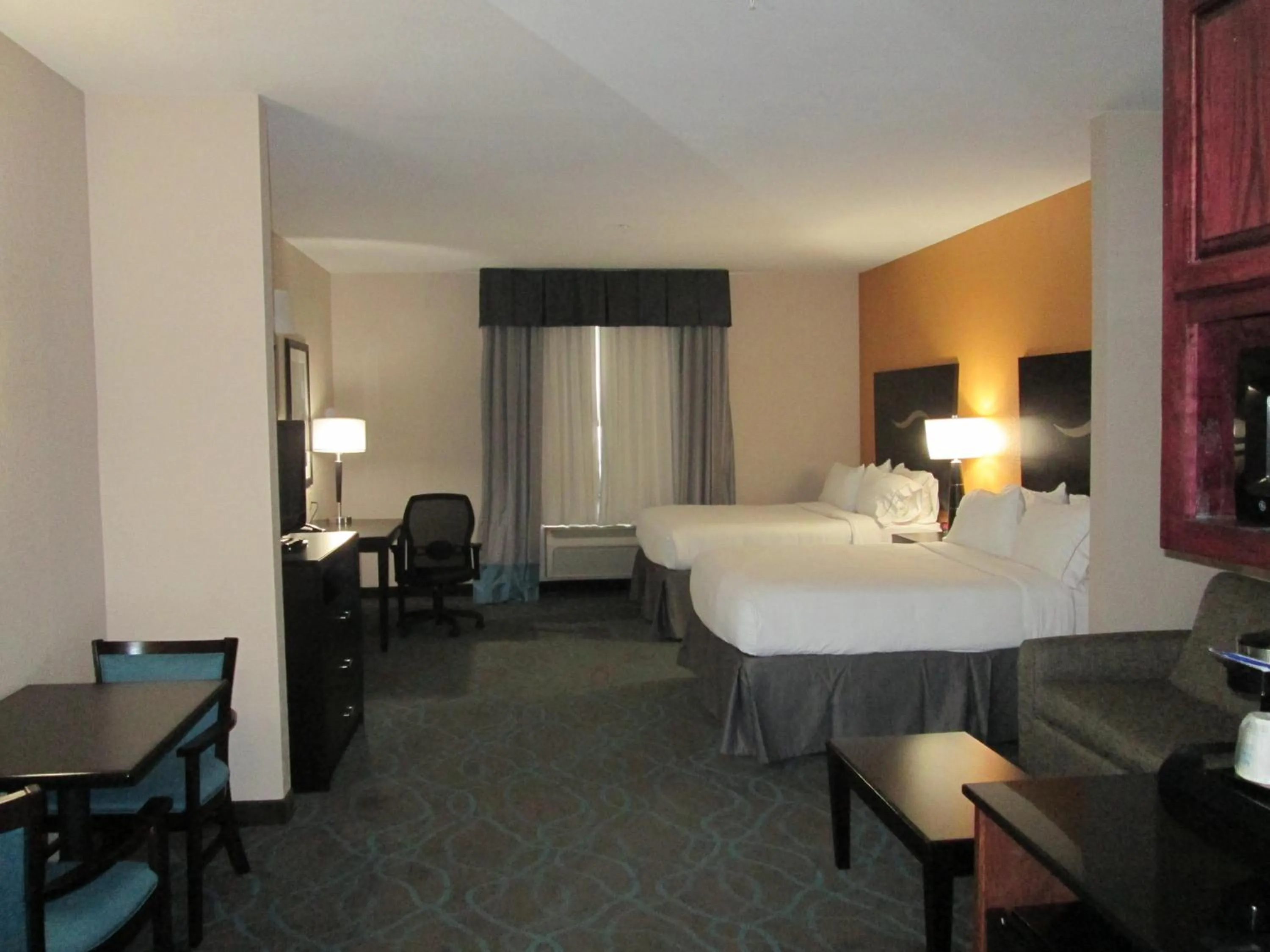 Standard Queen Room with Two Queen Beds and Mobility Accessible Tub in Holiday Inn Express Hotel and Suites Fort Stockton by IHG