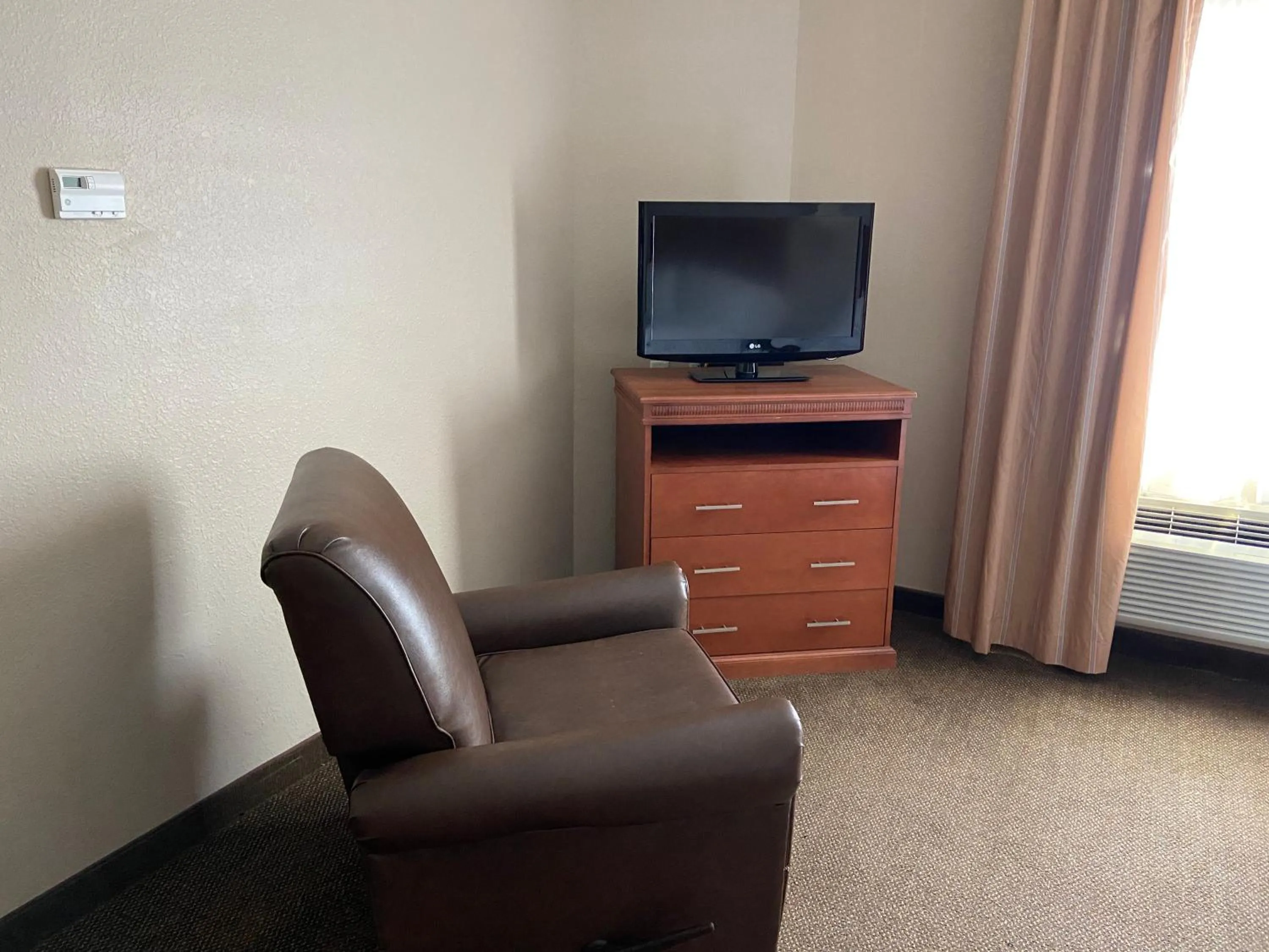 Queen Studio - Disability Access in Candlewood Suites La Porte by IHG