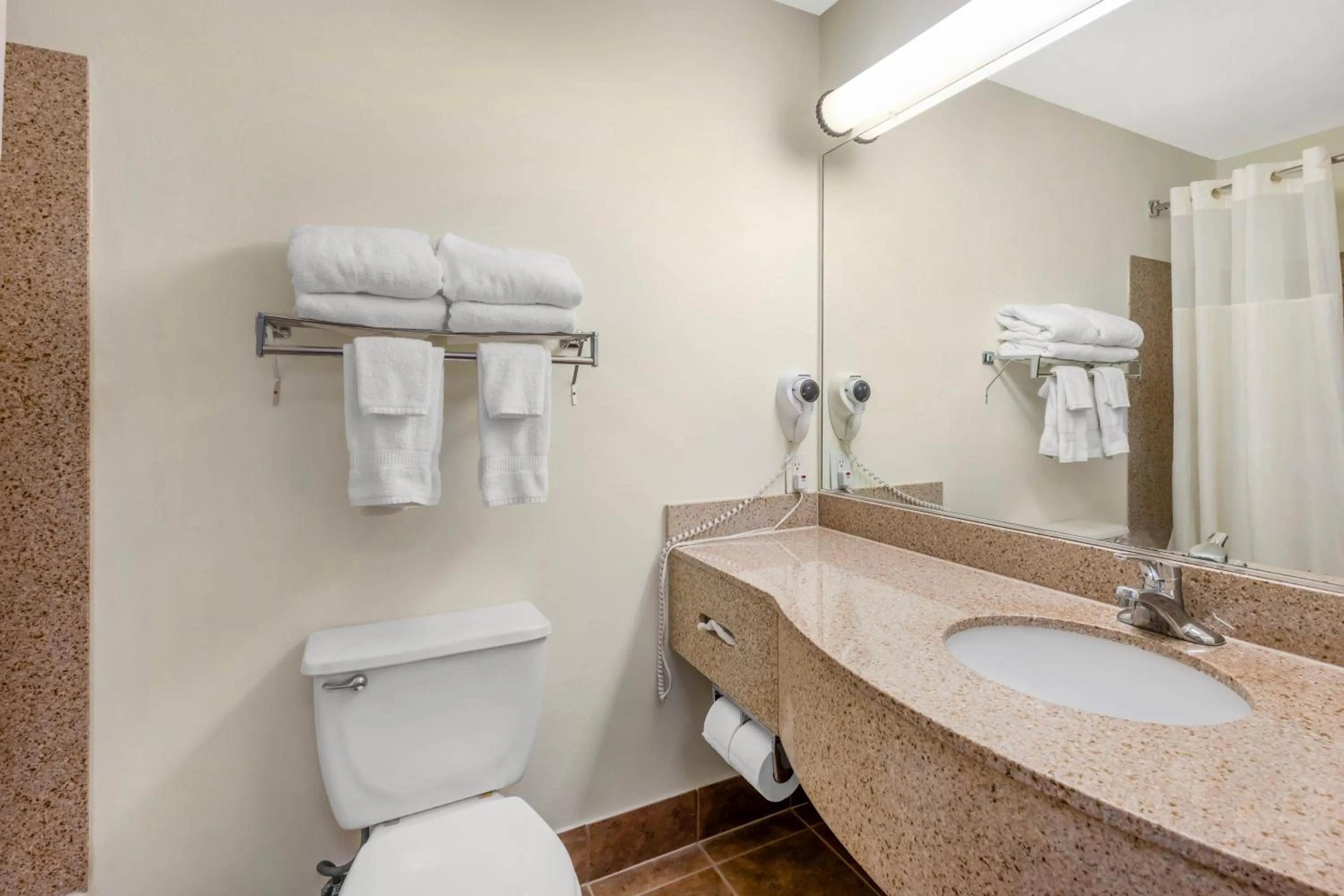 Queen Room with Two Queen Beds - Non-Smoking in Clarion Pointe Sioux Falls Airport