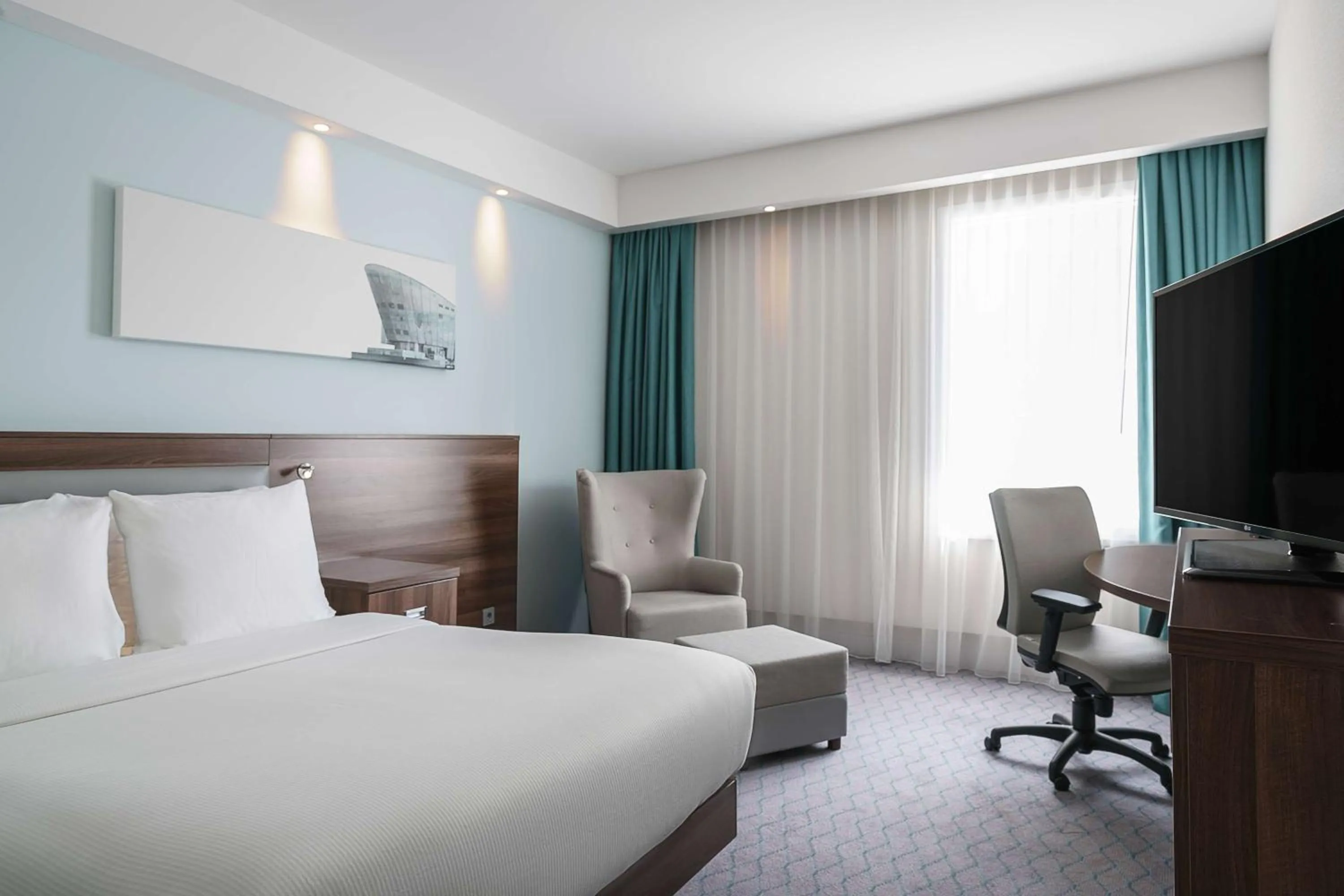 Queen Room in Hampton by Hilton Amsterdam Centre East