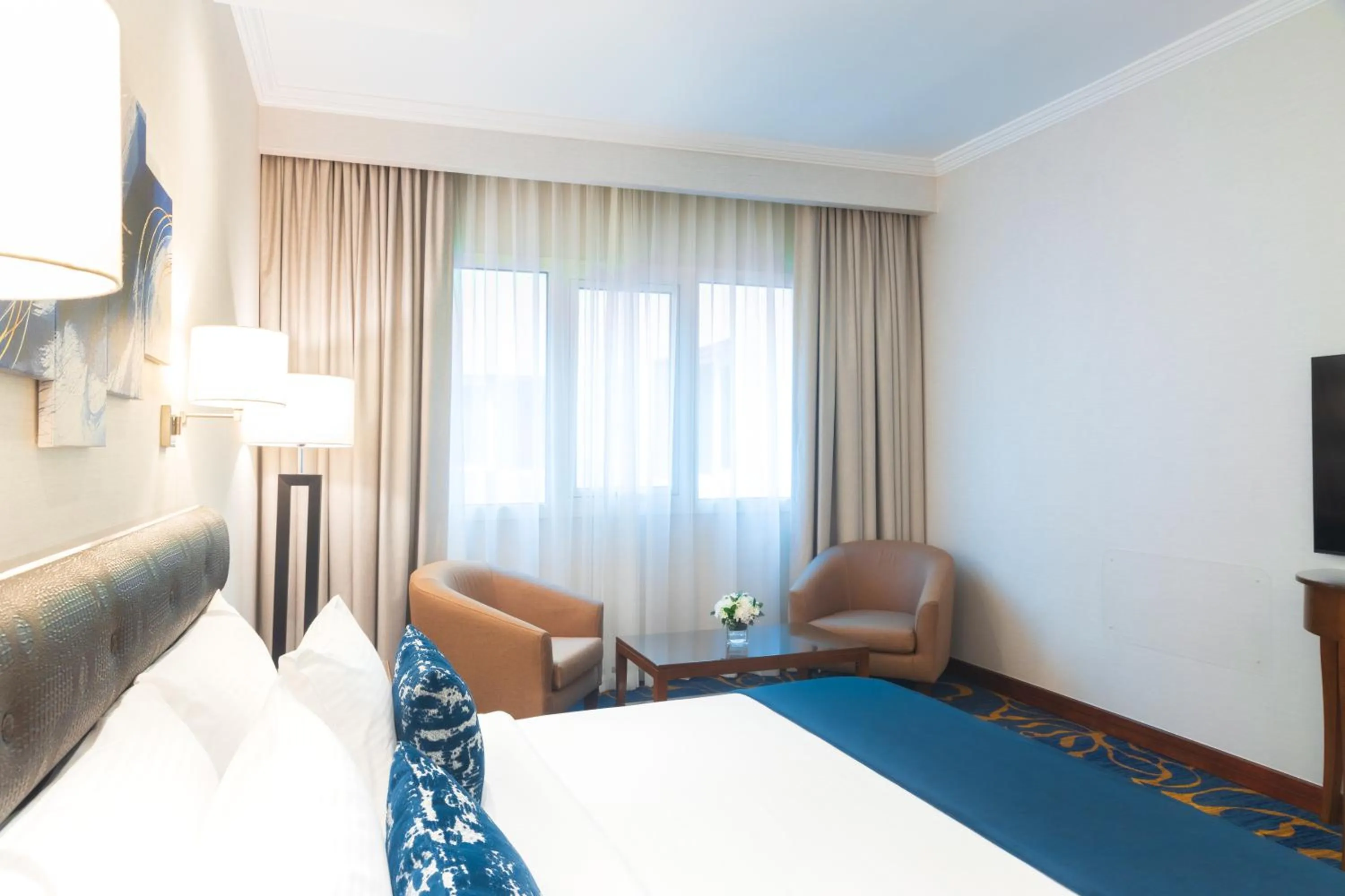 Deluxe King Room - Complimentary Transfer to Bluewater Island and JBR in MD Hotel By Gewan