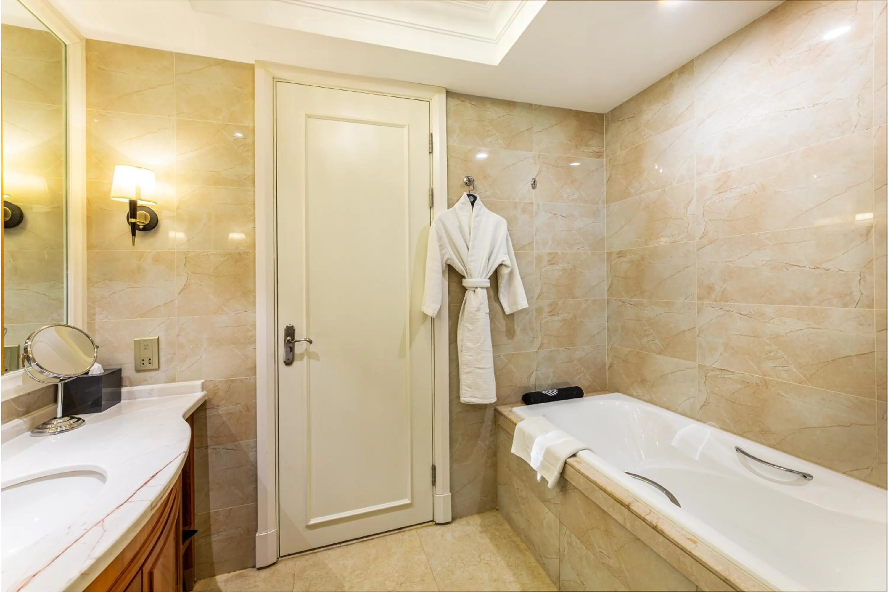 Superior Executive King Room with Lounge Access in Pullman Tangshan