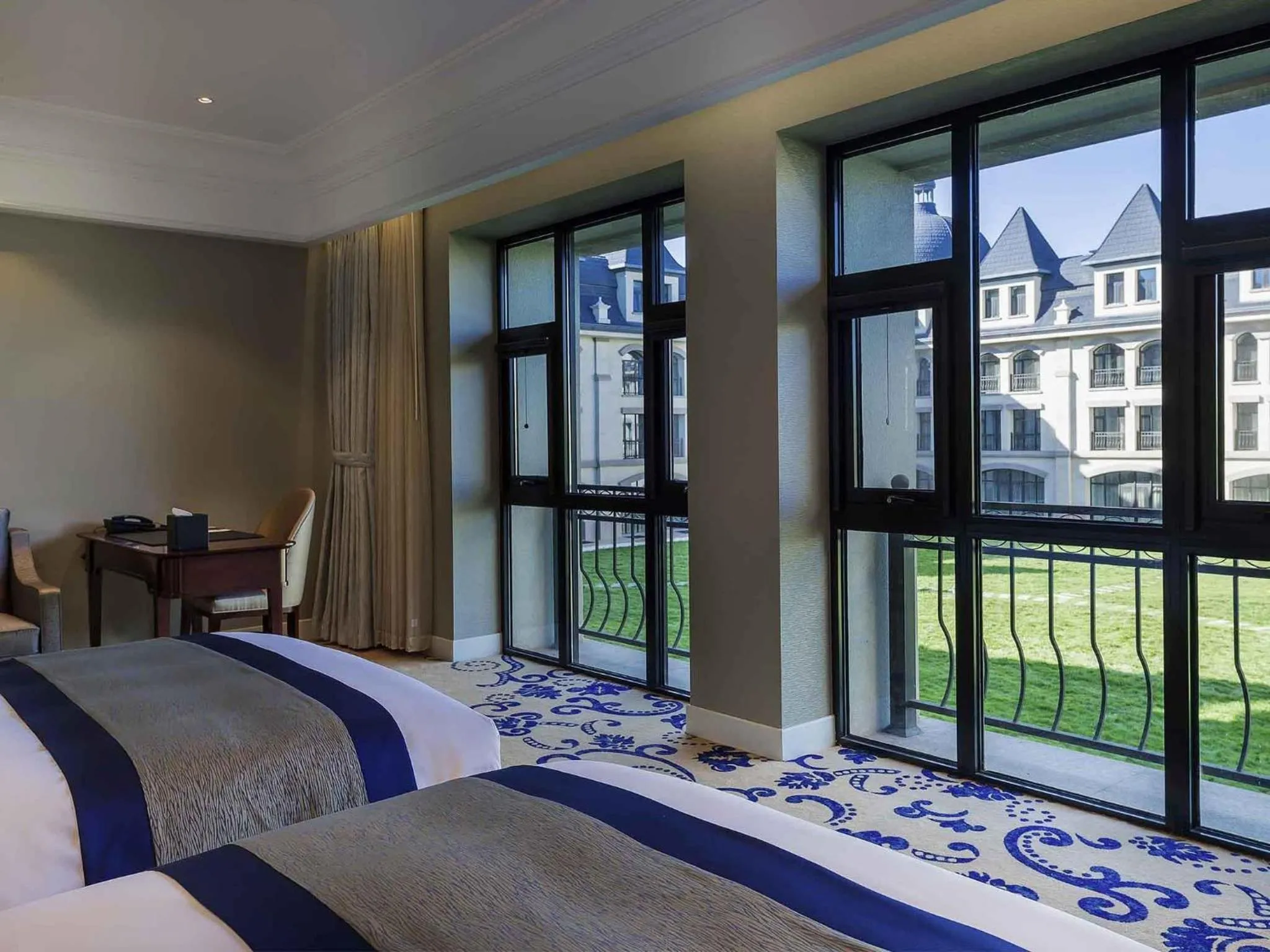 Deluxe Twin Room in Pullman Tangshan