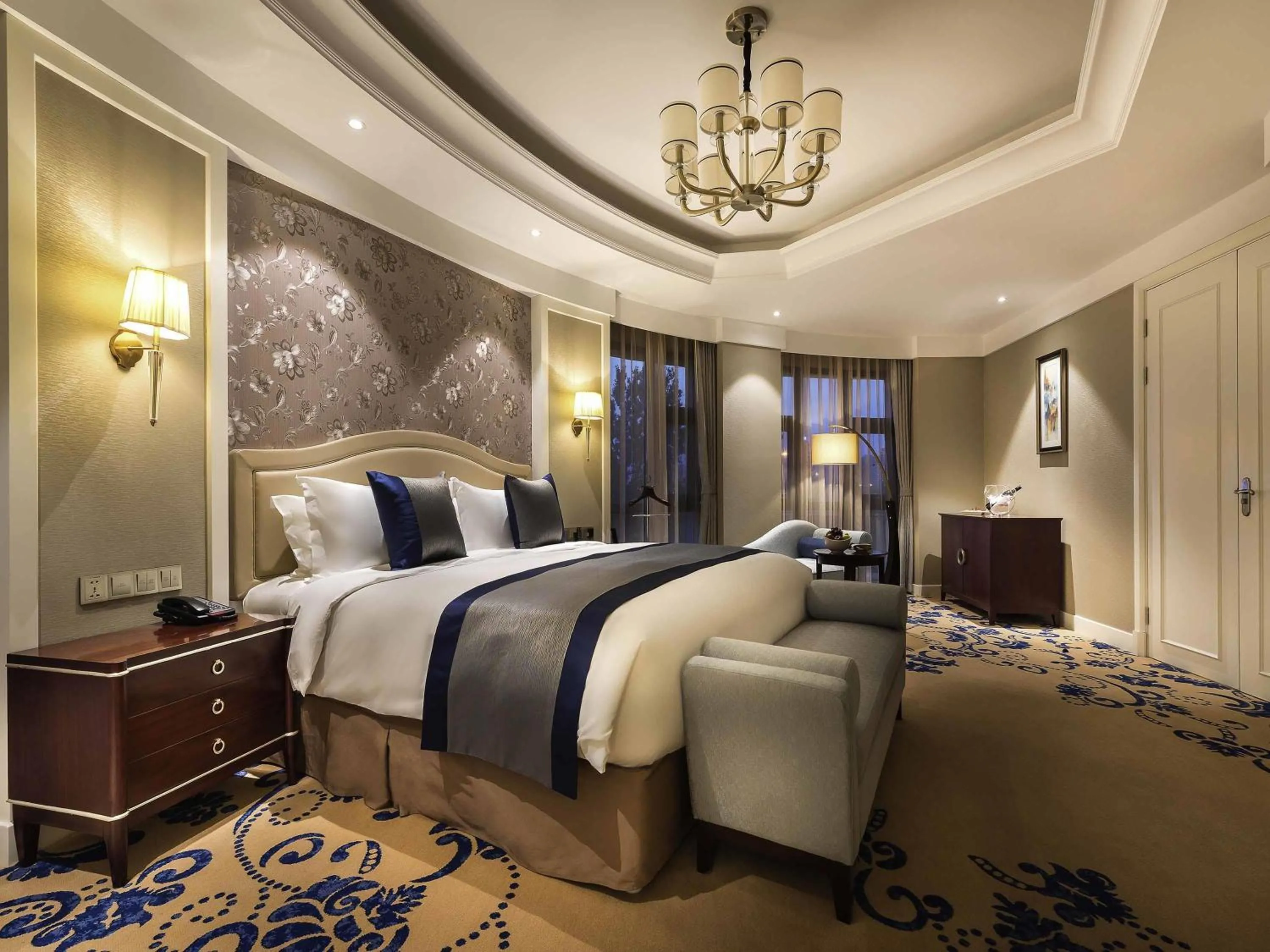 Superior King Suite with Lounge Access in Pullman Tangshan