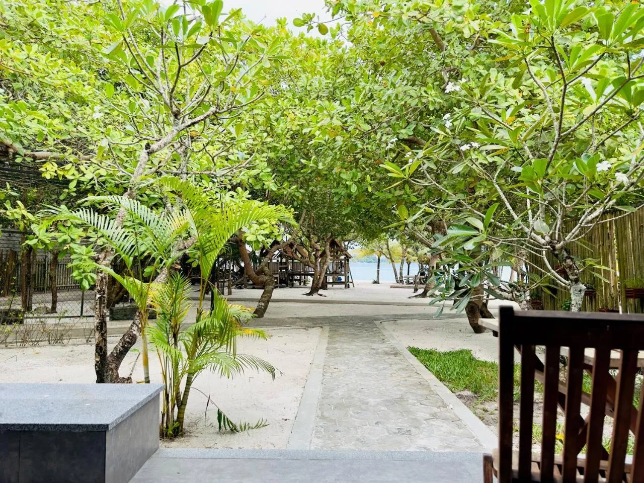 Deluxe Twin Room with Sea View in Long Set Resort