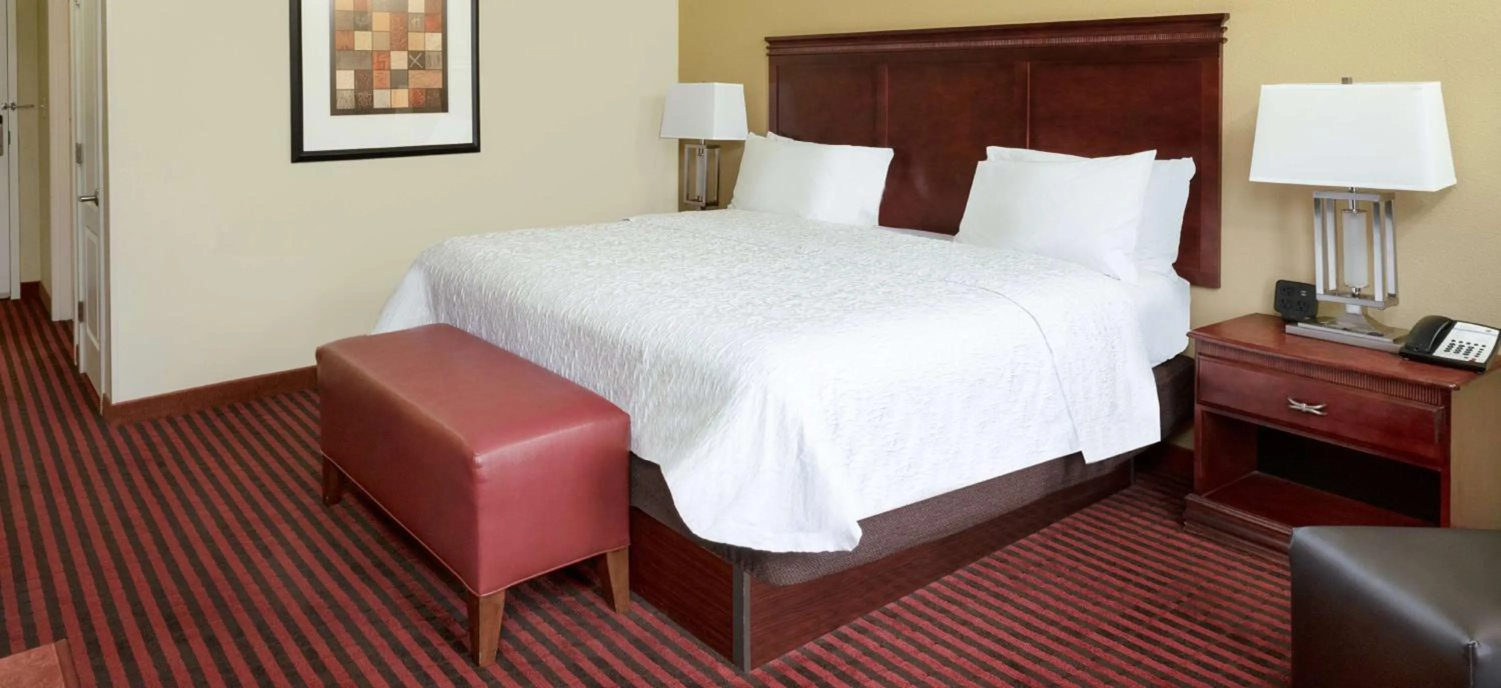 King Room with King Bed - Non-Smoking in Hampton Inn Covington