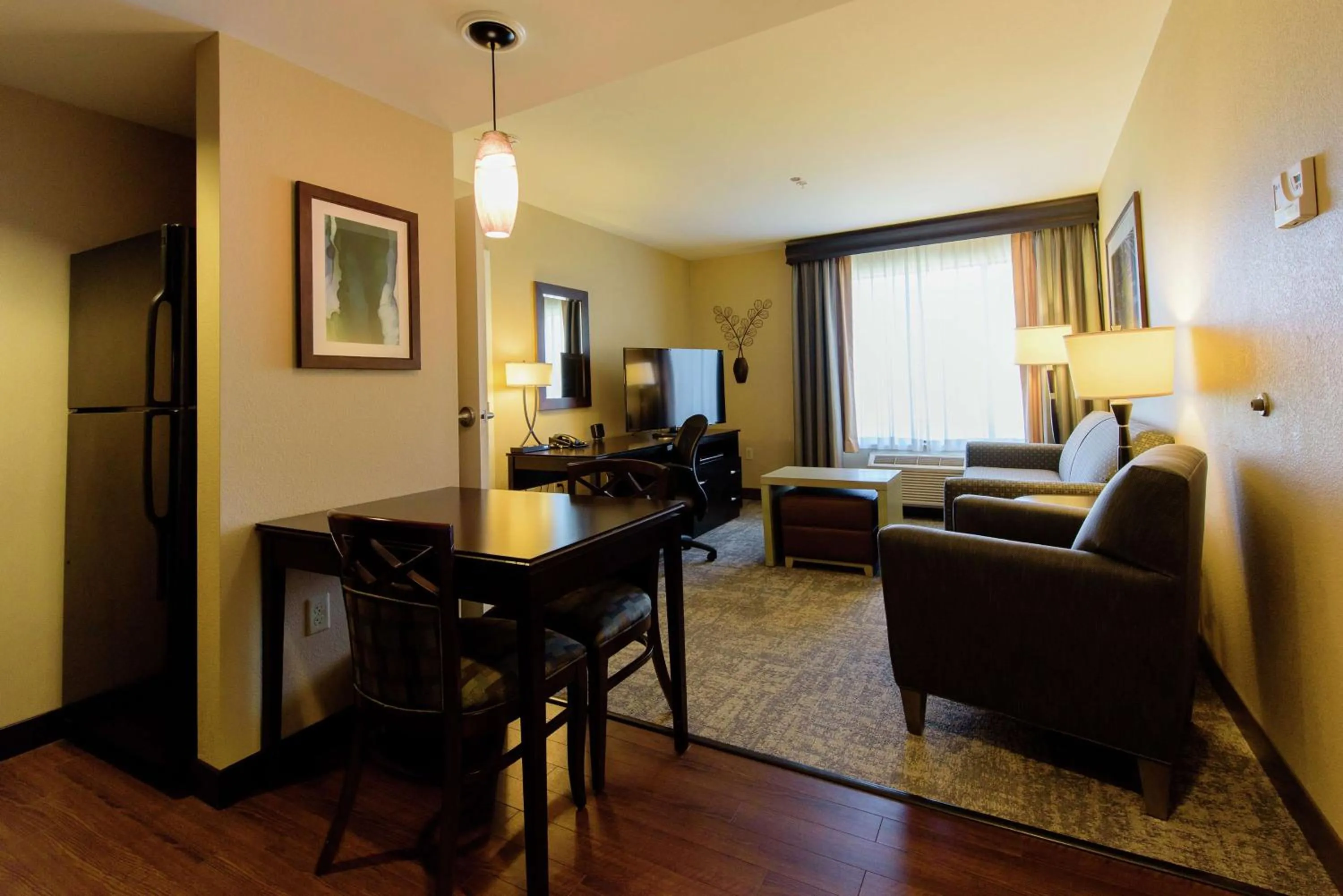 King Suite with Accessible Tub - Mobility and Hearing Access/Non-Smoking in Homewood Suites by Hilton Phoenix Chandler Fashion Center