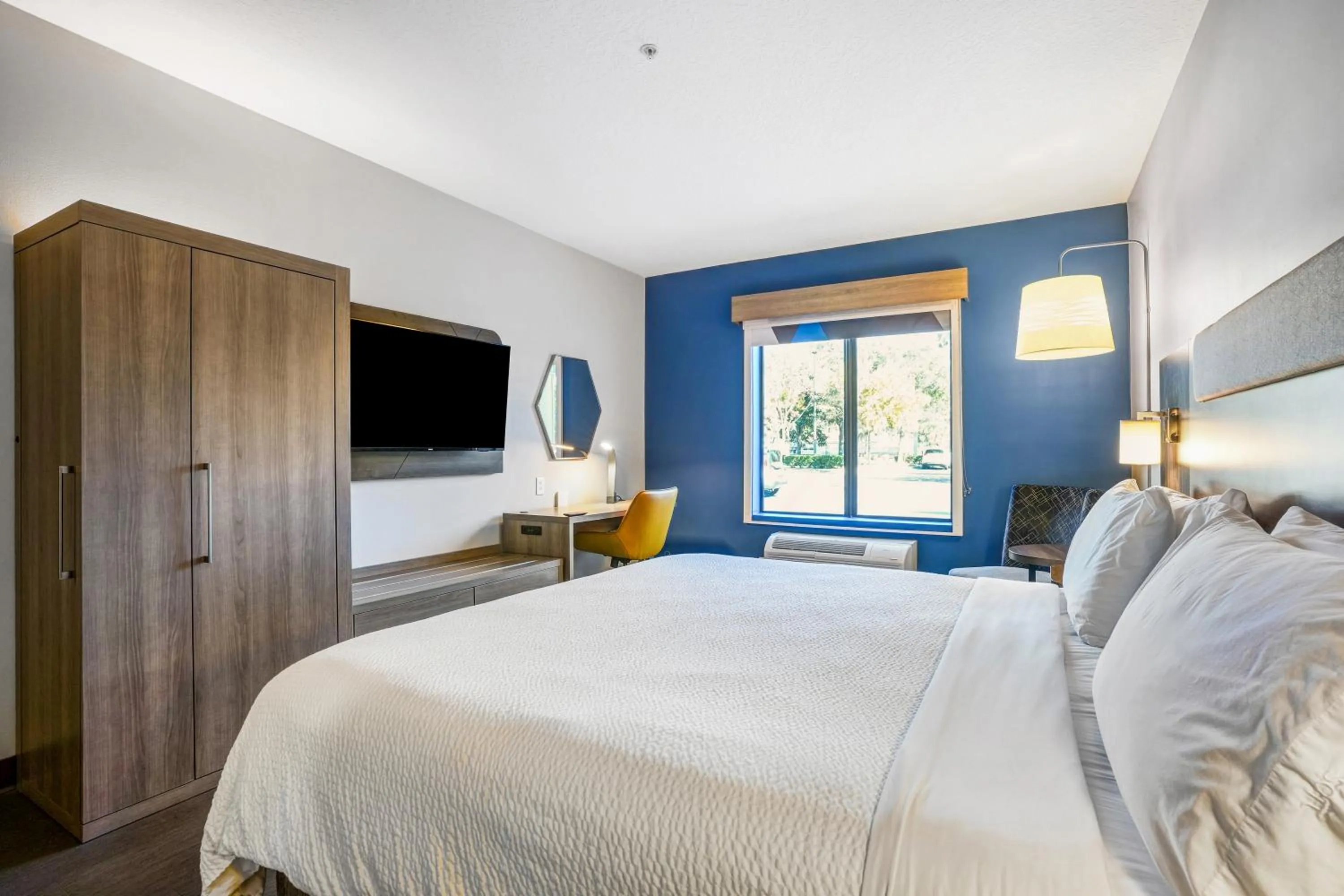 Standard Room in Holiday Inn Express & Suites Jacksonville - Atlantic Beach by IHG