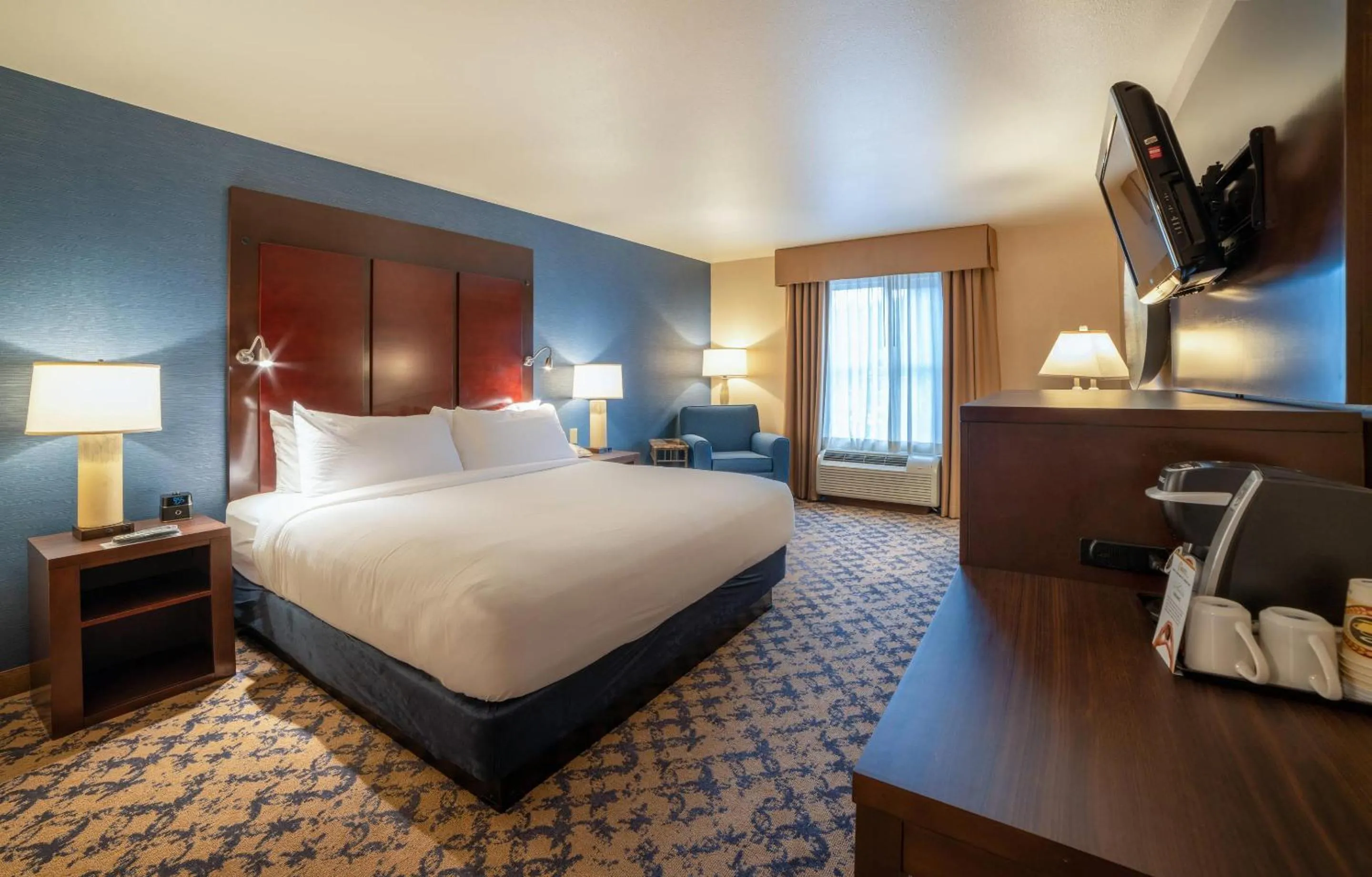 King Room - Accessible/Non-Smoking in Gold Miners Inn Grass Valley, an Ascend Collection Hotel