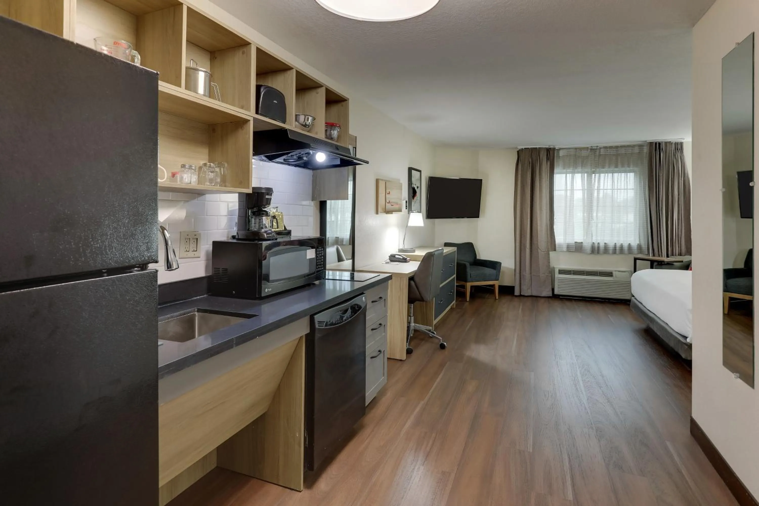 Queen Studio - Disability Access/Non-Smoking in Candlewood Suites Lexington by IHG