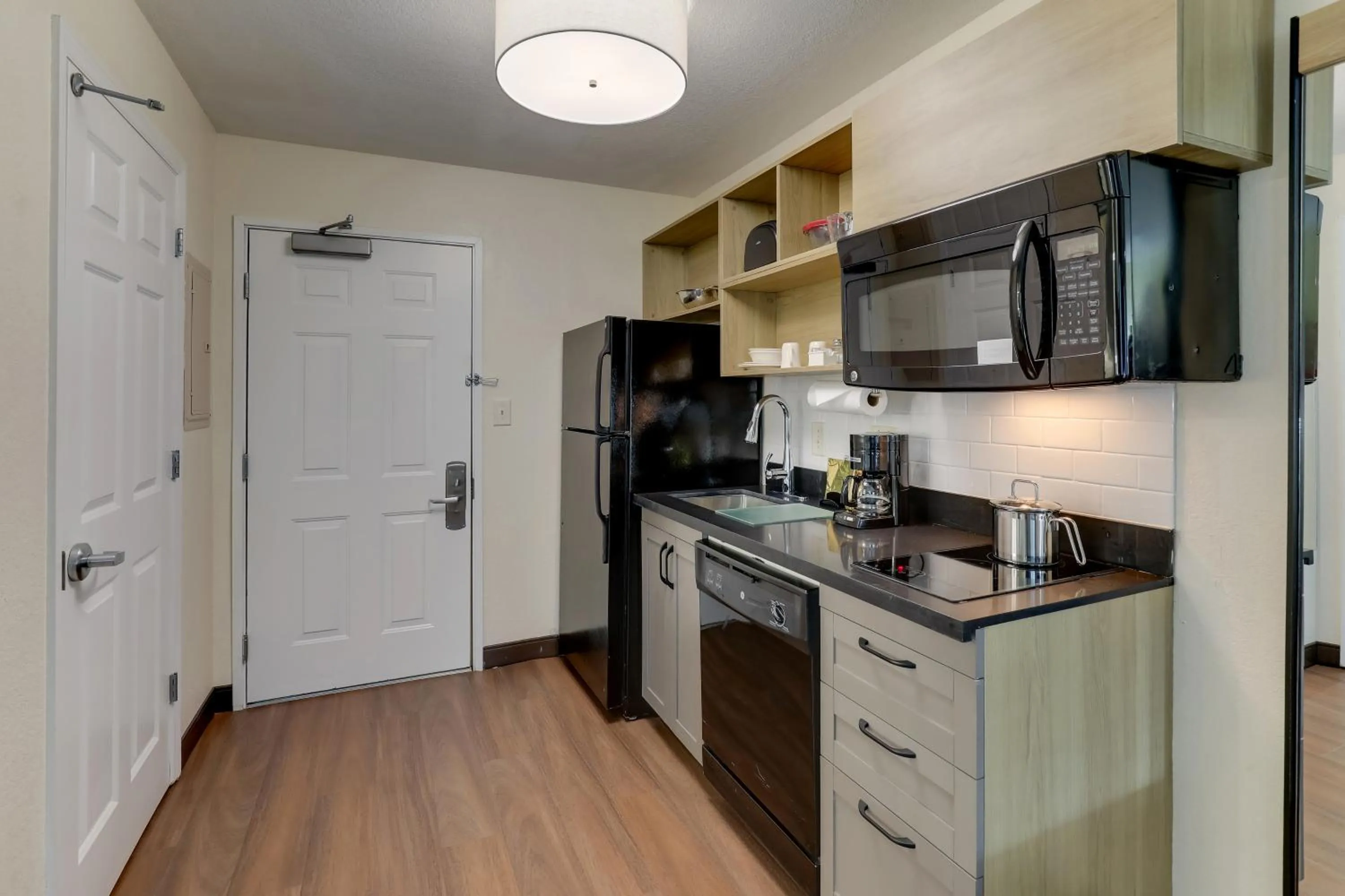 Studio Queen Suite in Candlewood Suites Lexington by IHG