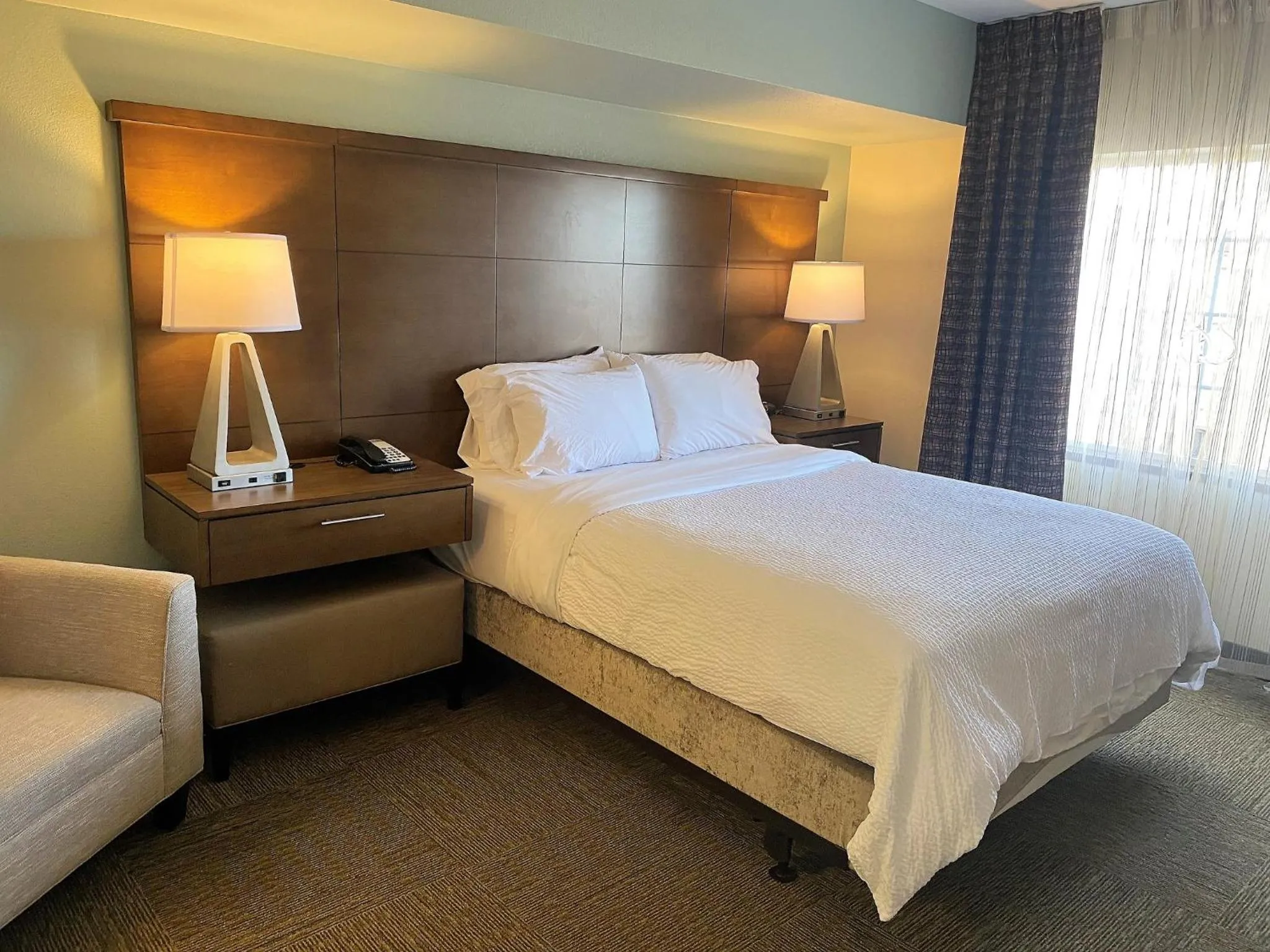 One-Bedroom Queen Room - Mobility/Hearing Accessible - Non-Smoking in Staybridge Suites Great Falls by IHG