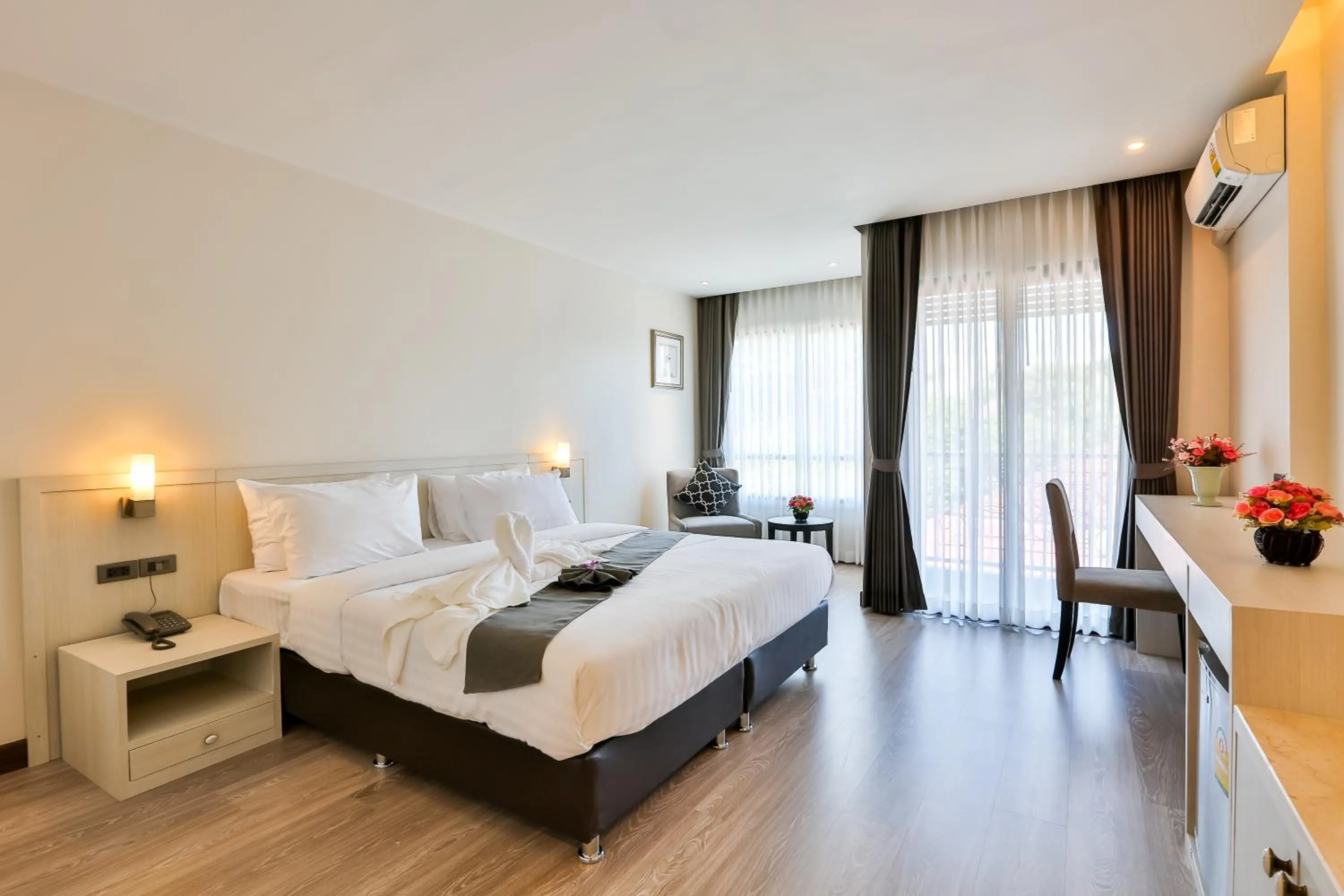 Superior Double Room in Rung Aroon Hotel By Le Siri