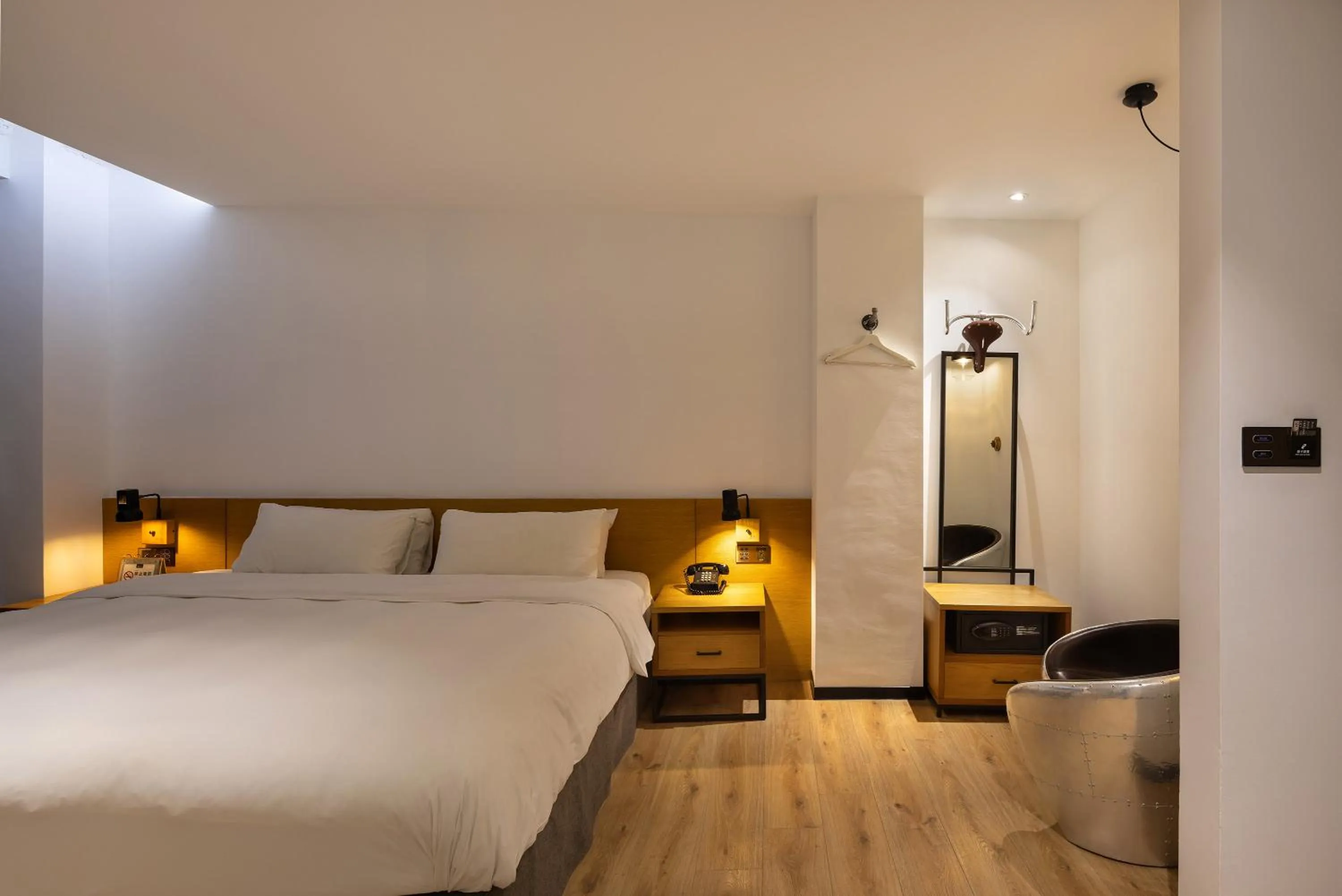 Superior King Room in BlueSky Hotel