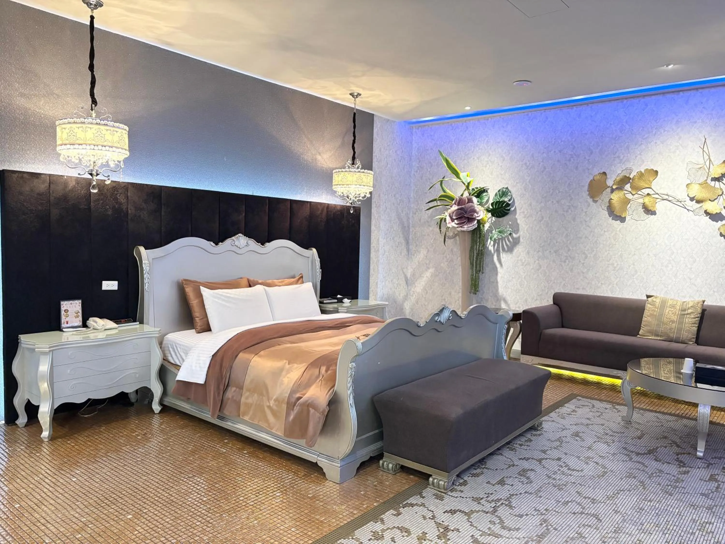 Deluxe Double Room with Pool View and Karaoke Facilities (Check-in after 18:00) in Xiadu Motel