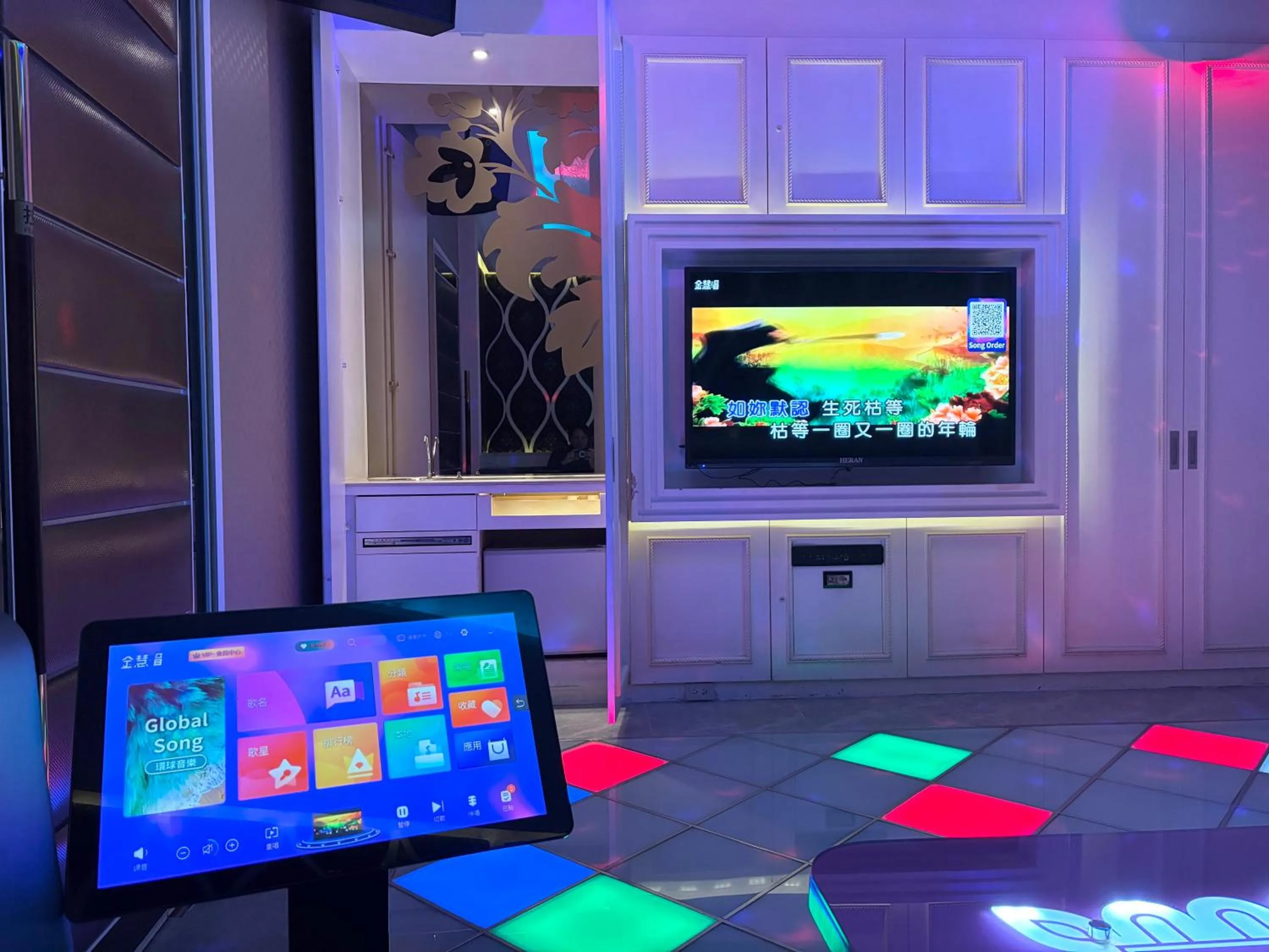 Superior Deluxe Double Room with Karaoke Facilities (Check-in after 18:00) in Xiadu Motel