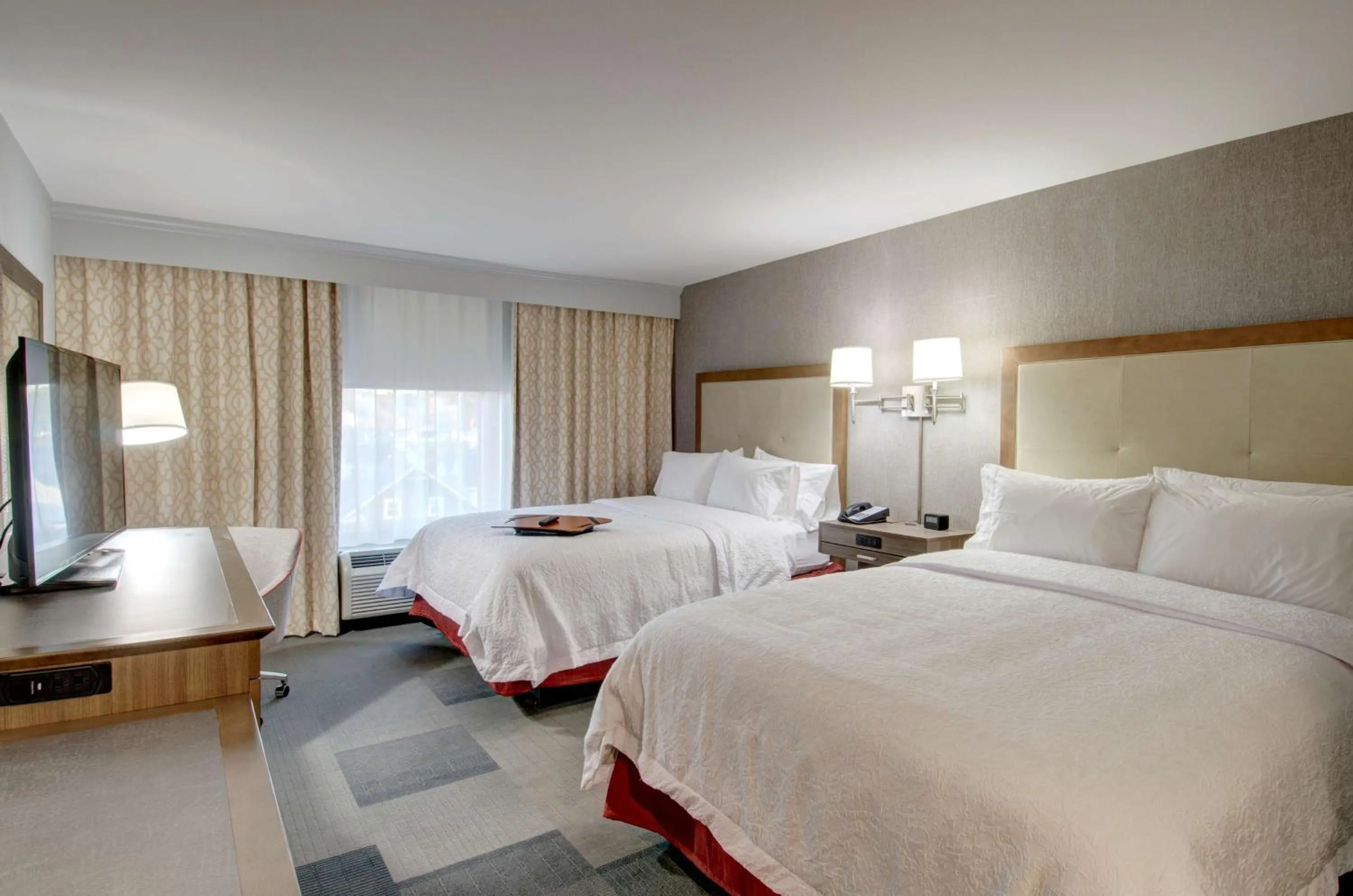 Queen Room with Two Queen Beds - Mobility and Hearing Access/Non-Smoking in Hampton Inn & Suites Springfield Downtown