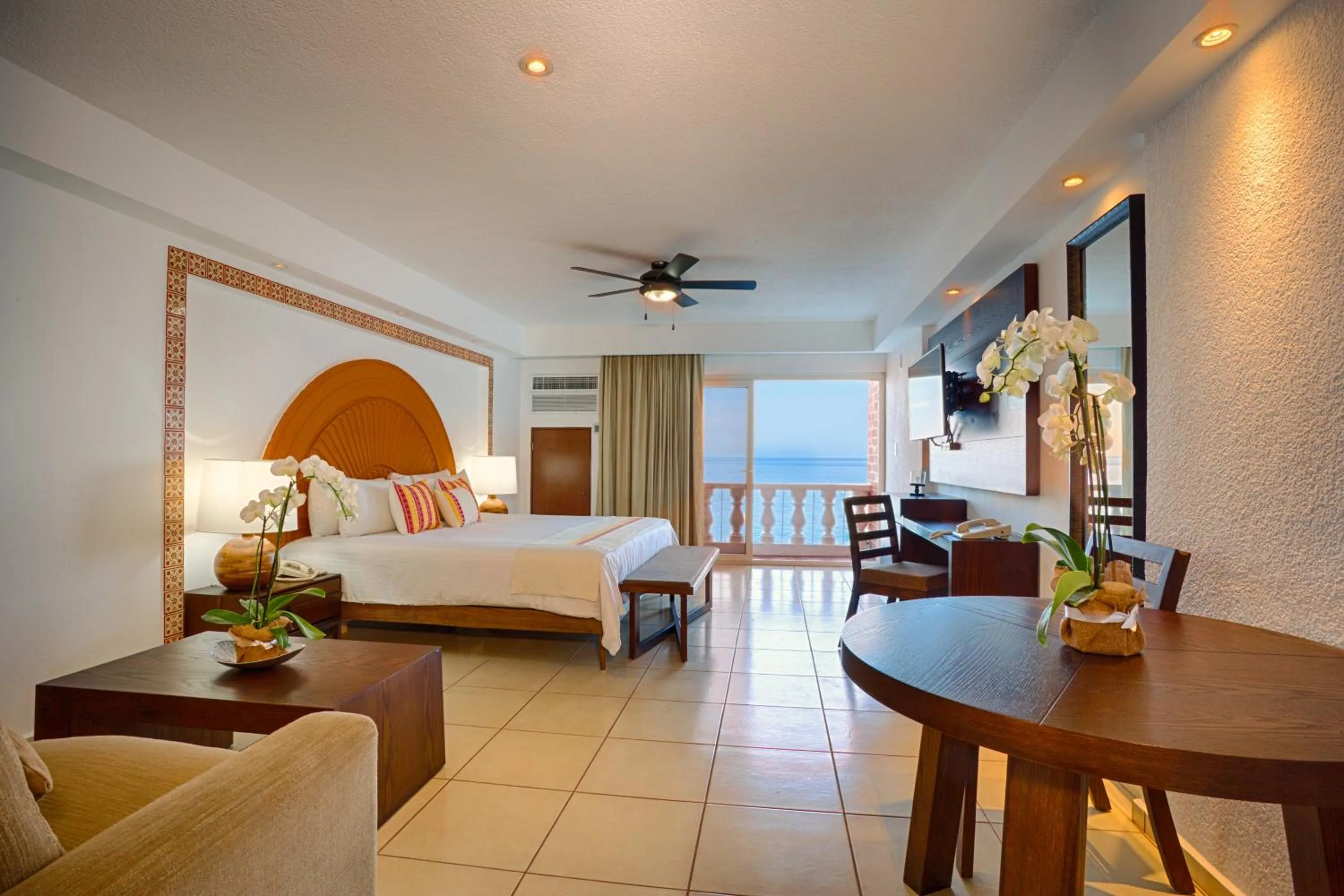 Grand Deluxe - Renovated in Costa Sur Resort & Spa