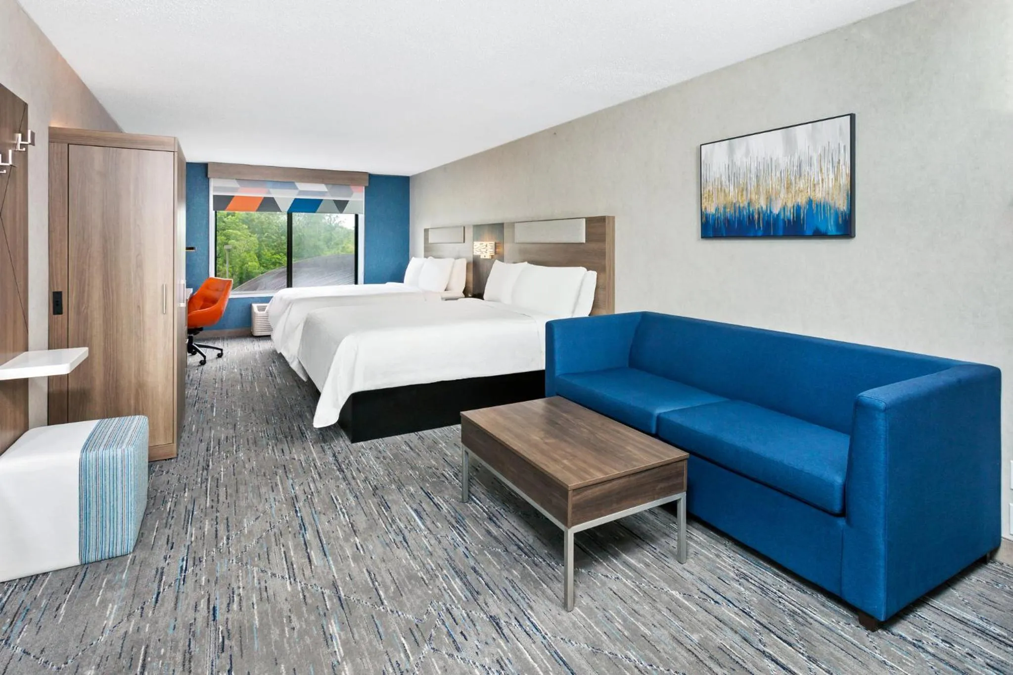 Queen Suite with Two Queen Beds and Sofa Bed in Holiday Inn Express Hotel & Suites Youngstown - North Lima/Boardman by IHG