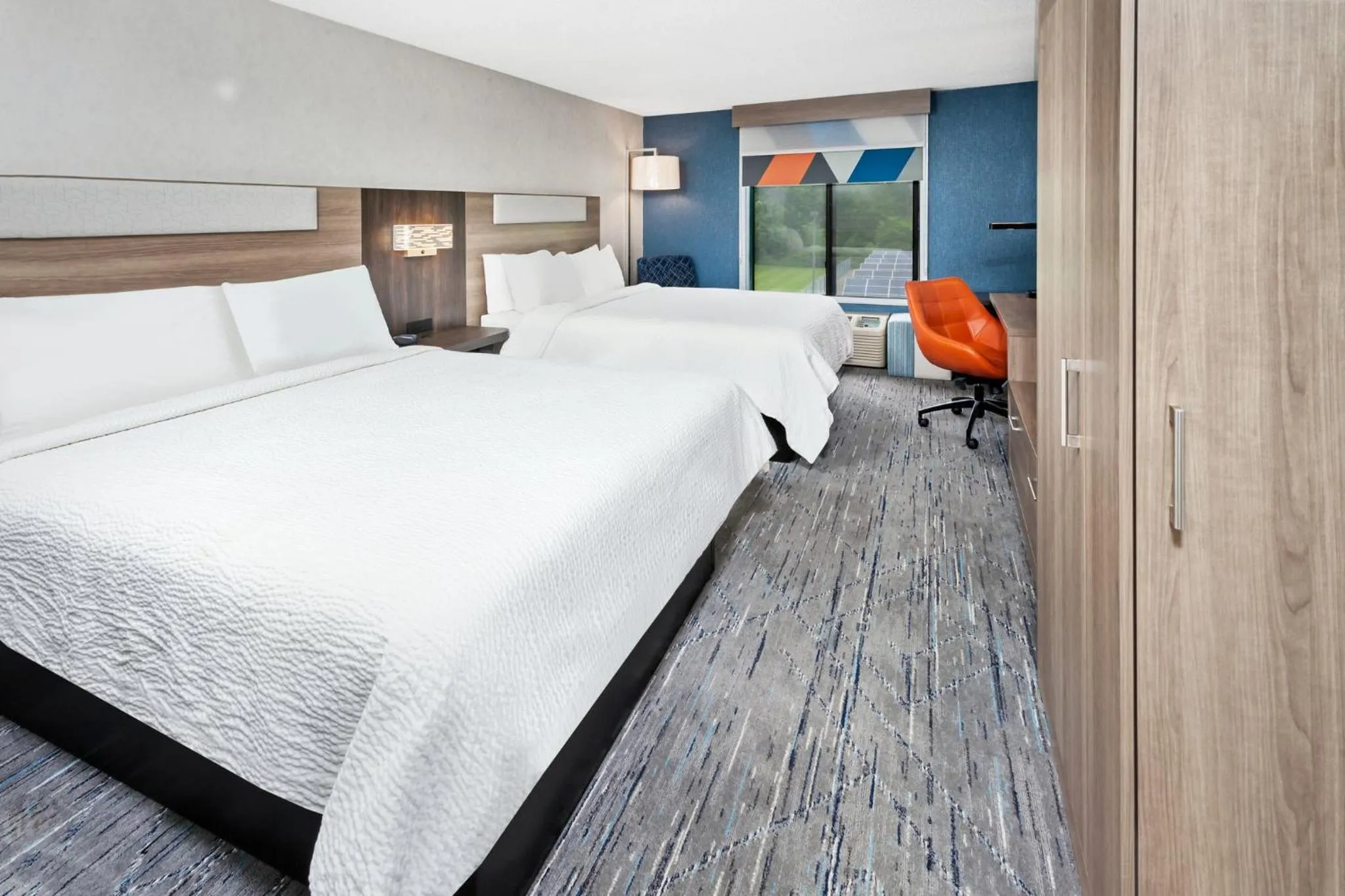 Standard Room with Two Queen Beds in Holiday Inn Express Hotel & Suites Youngstown - North Lima/Boardman by IHG