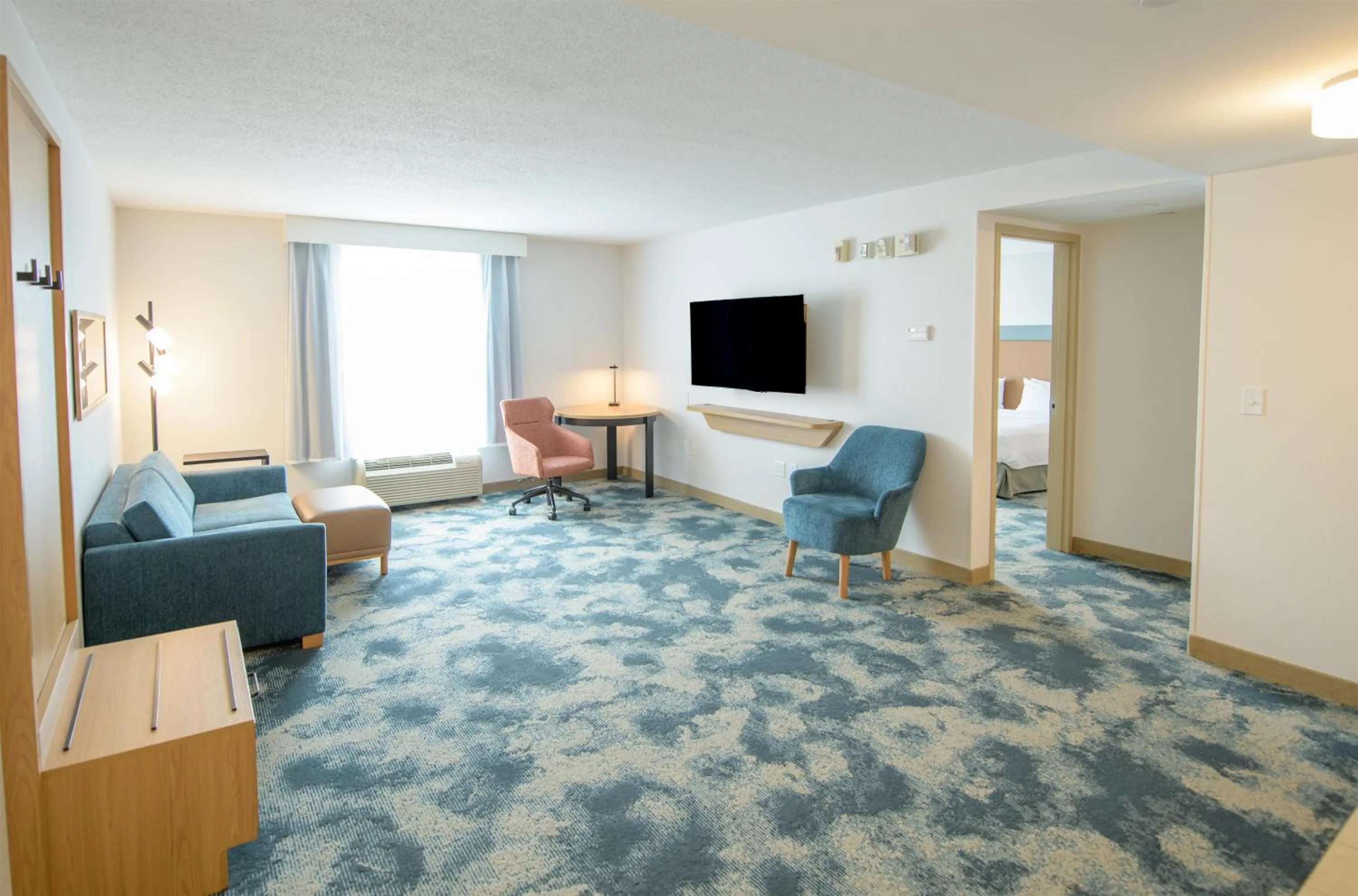 King Suite - Mobility and Hearing Access/Non-Smoking in Hampton Inn Presque Isle