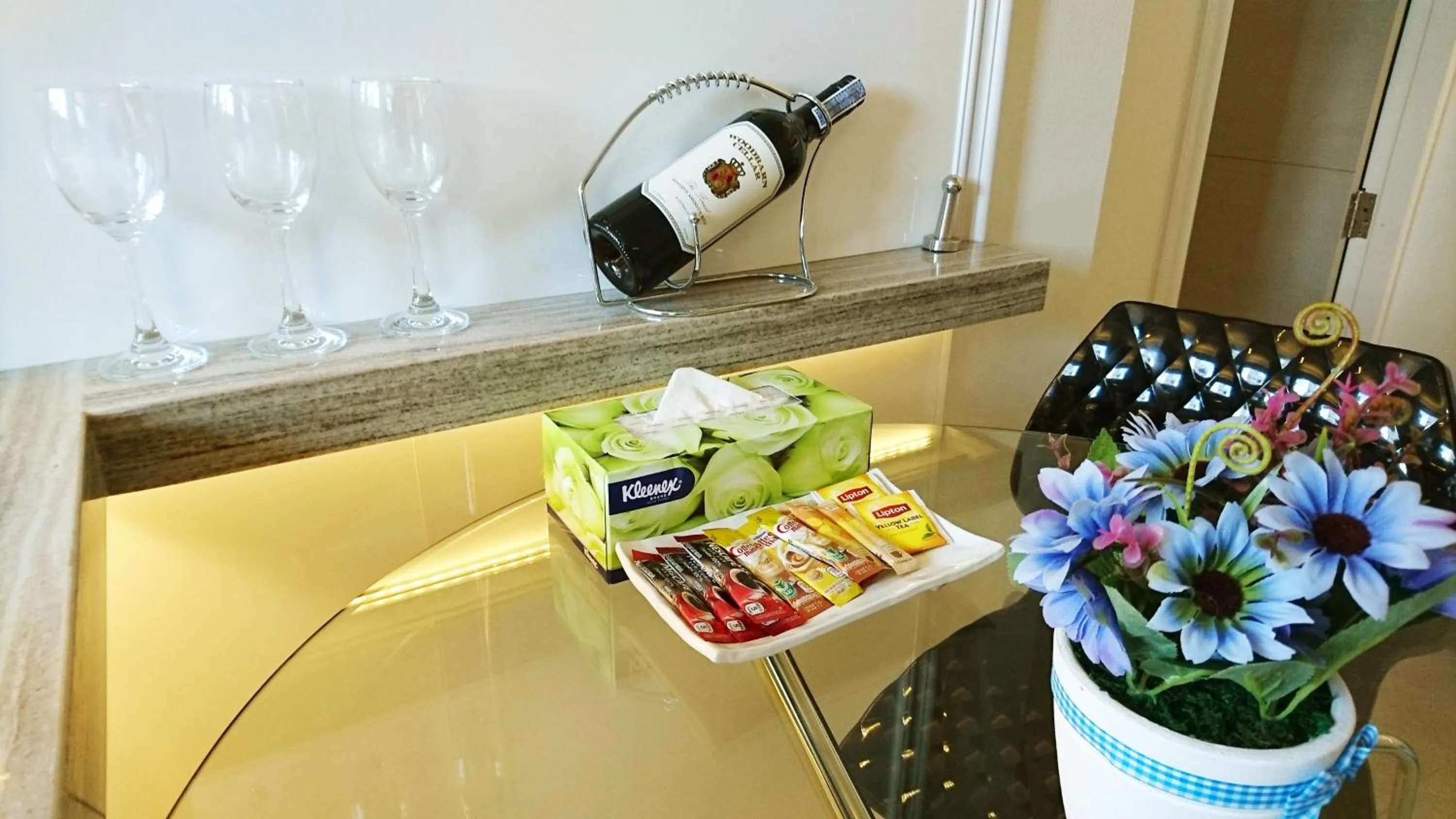 Two-Bedroom Corner Apartment in Viengping Mansion