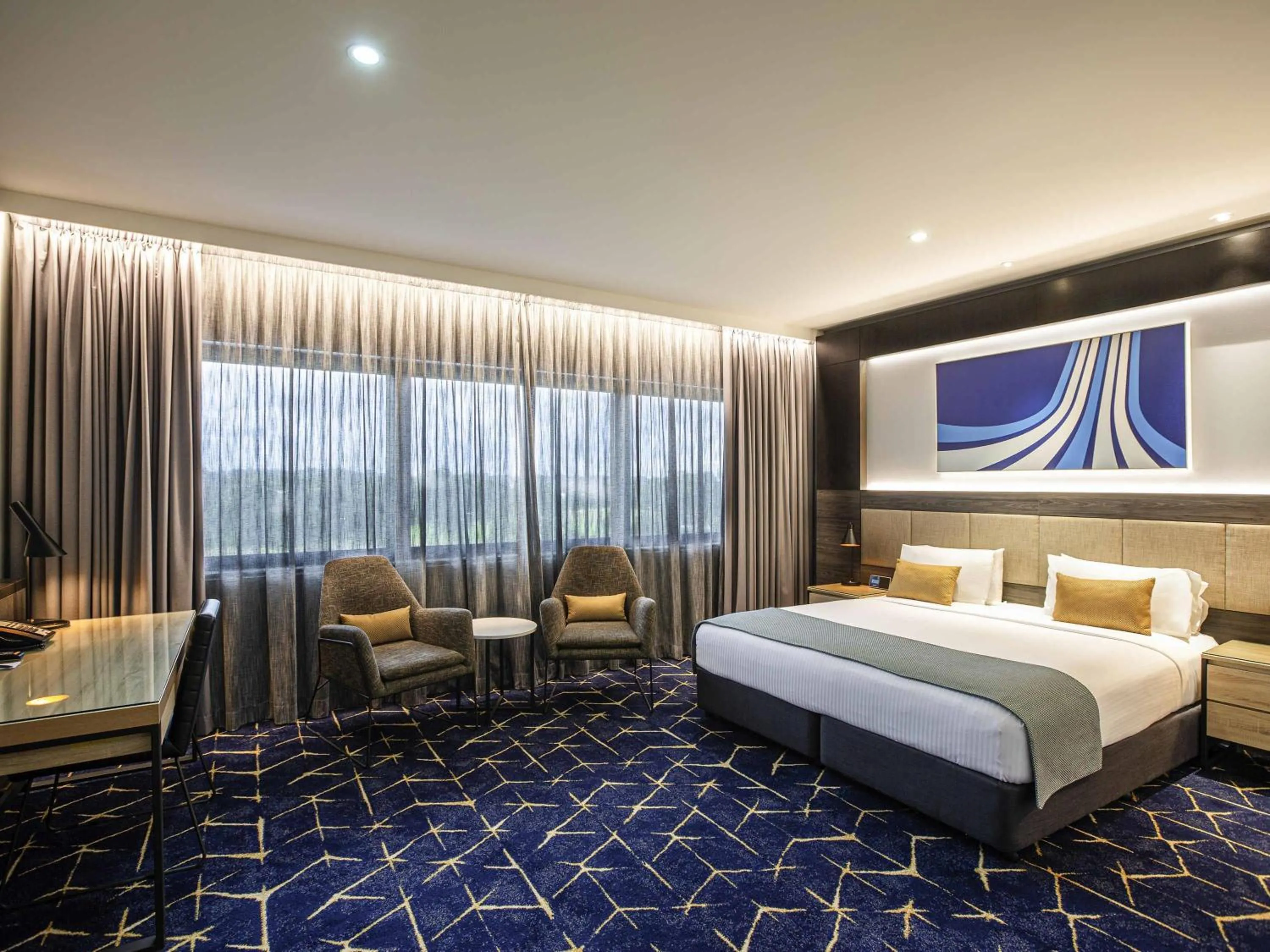 Deluxe King Room in Mercure Sydney Liverpool