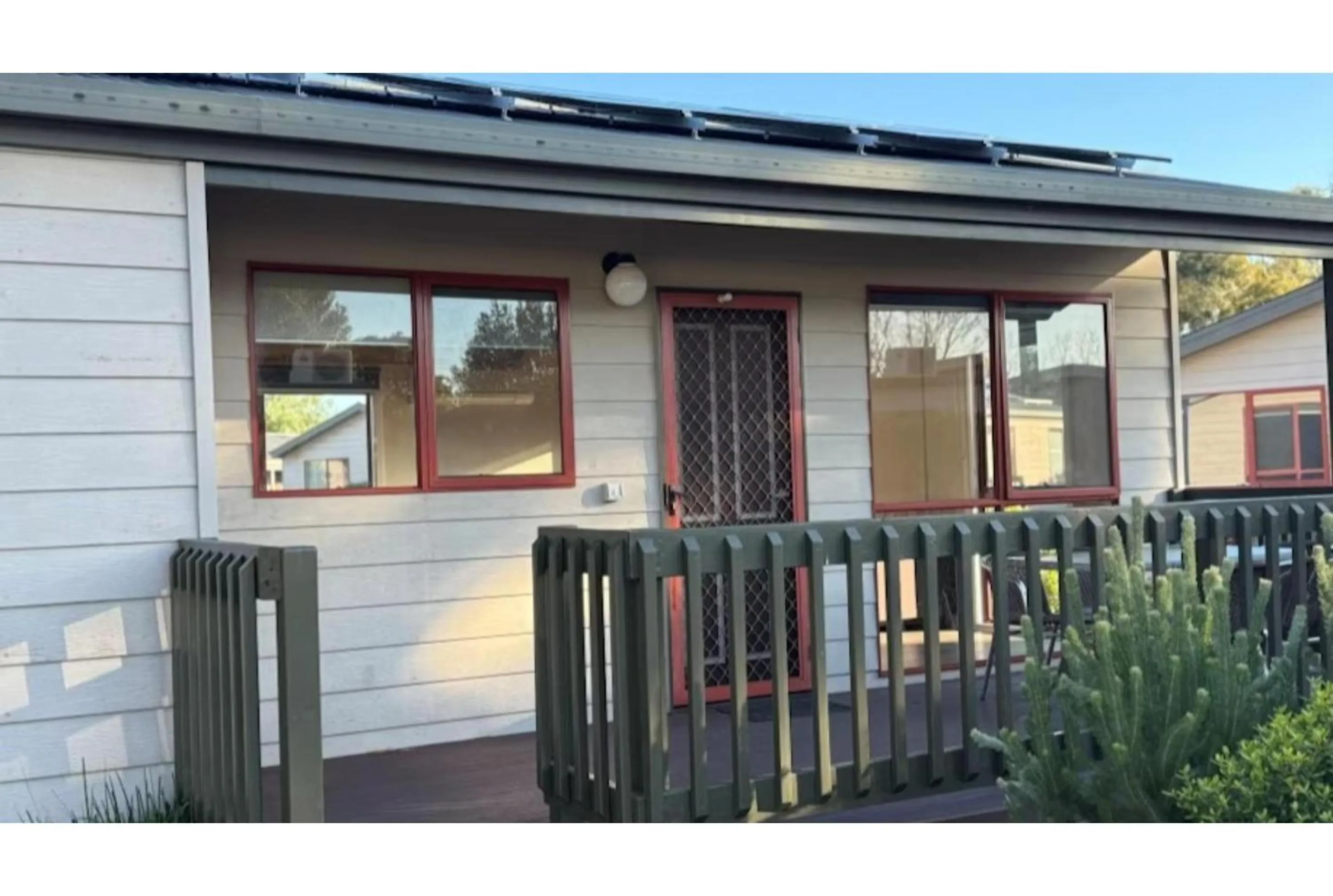 Superior 3 Bedroom Cabin in Discovery Parks - Melbourne