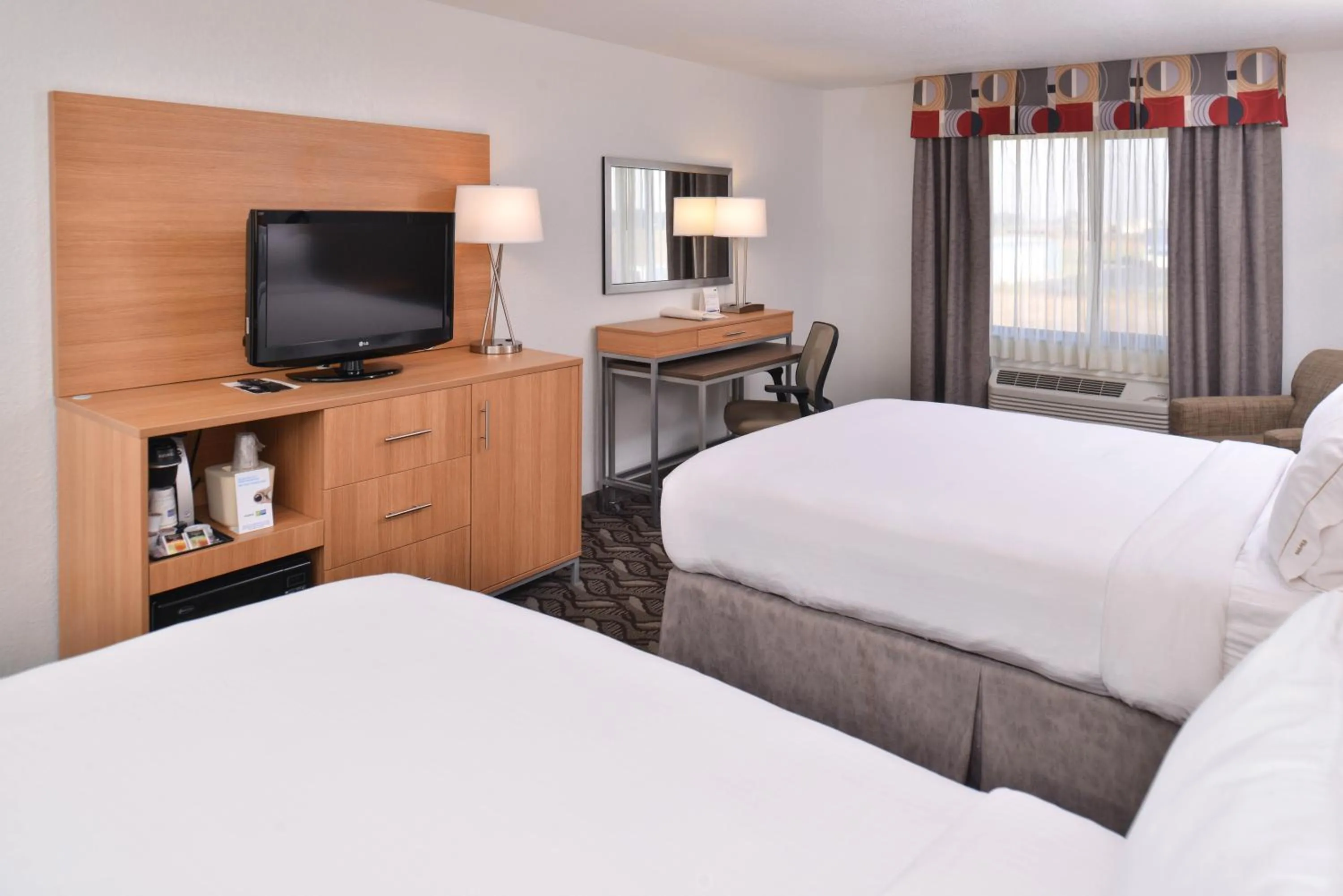 Standard Room with Two Queen Beds in Holiday Inn Express Hotel & Suites Lonoke I-40 by IHG