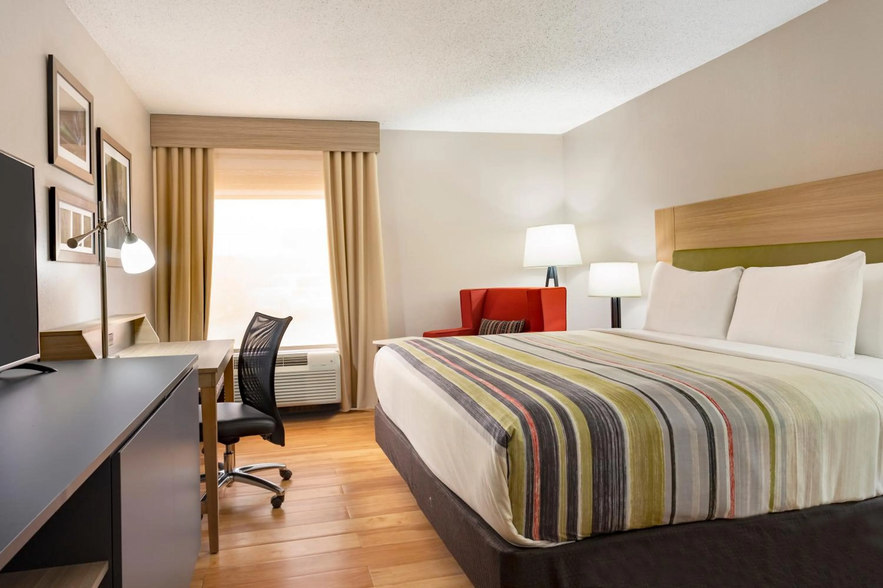 King Room - Non-Smoking in Country Inn & Suites by Radisson, North Little Rock, AR