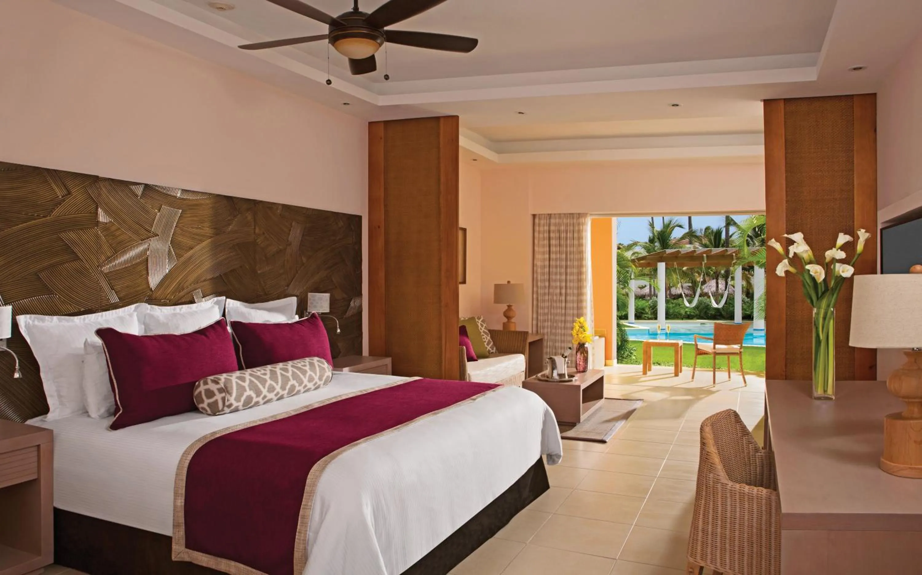 Preferred Club Deluxe Swim Up King in Dreams Royal Beach Punta Cana - All Inclusive