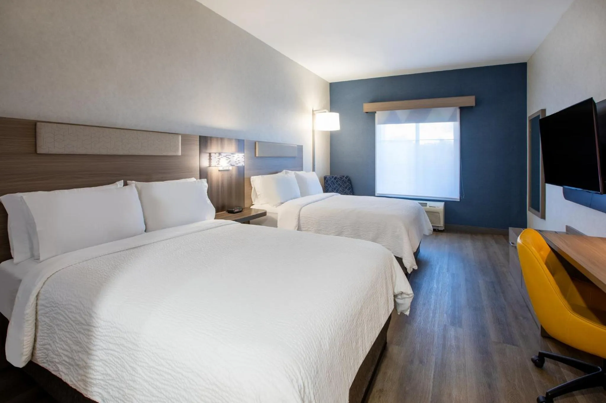 Standard Queen Room with Two Queen Beds and Mobility Accessible Tub in Holiday Inn Express & Suites Lathrop by IHG