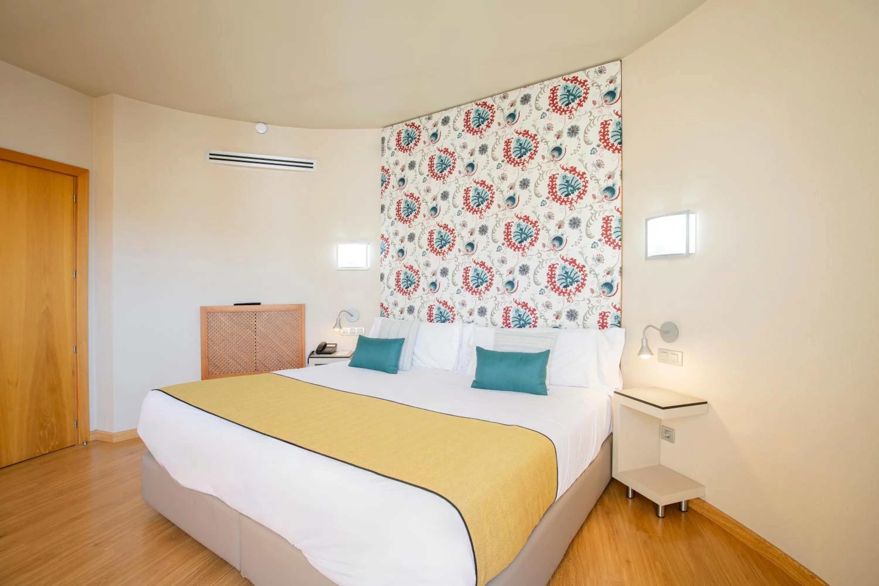 Family Room (2 Adults + 2 Children) in Itaca Jerez by Soho Boutique