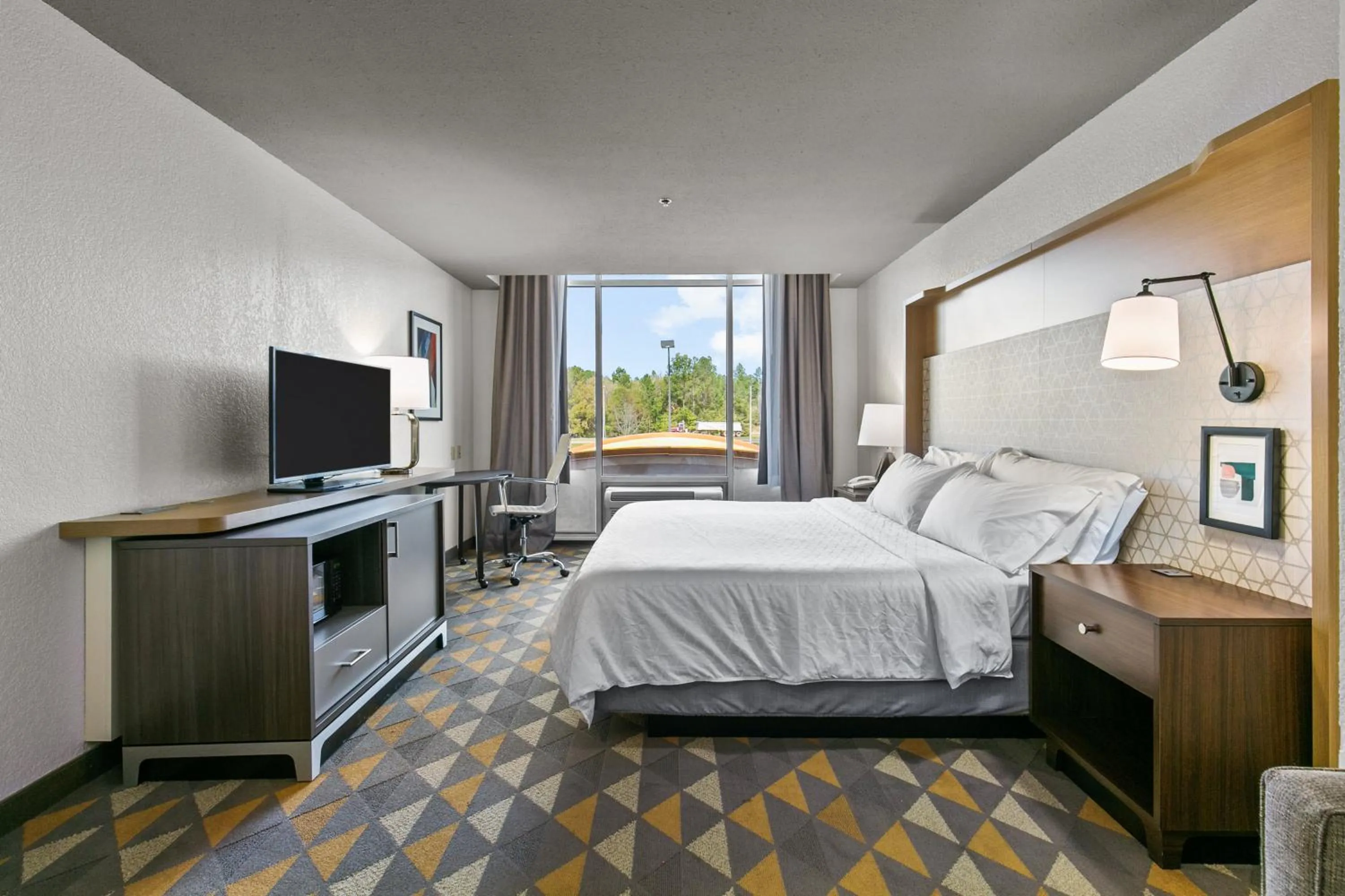 King Suite - Non-Smoking in Holiday Inn Express Hotel & Suites Lucedale by IHG