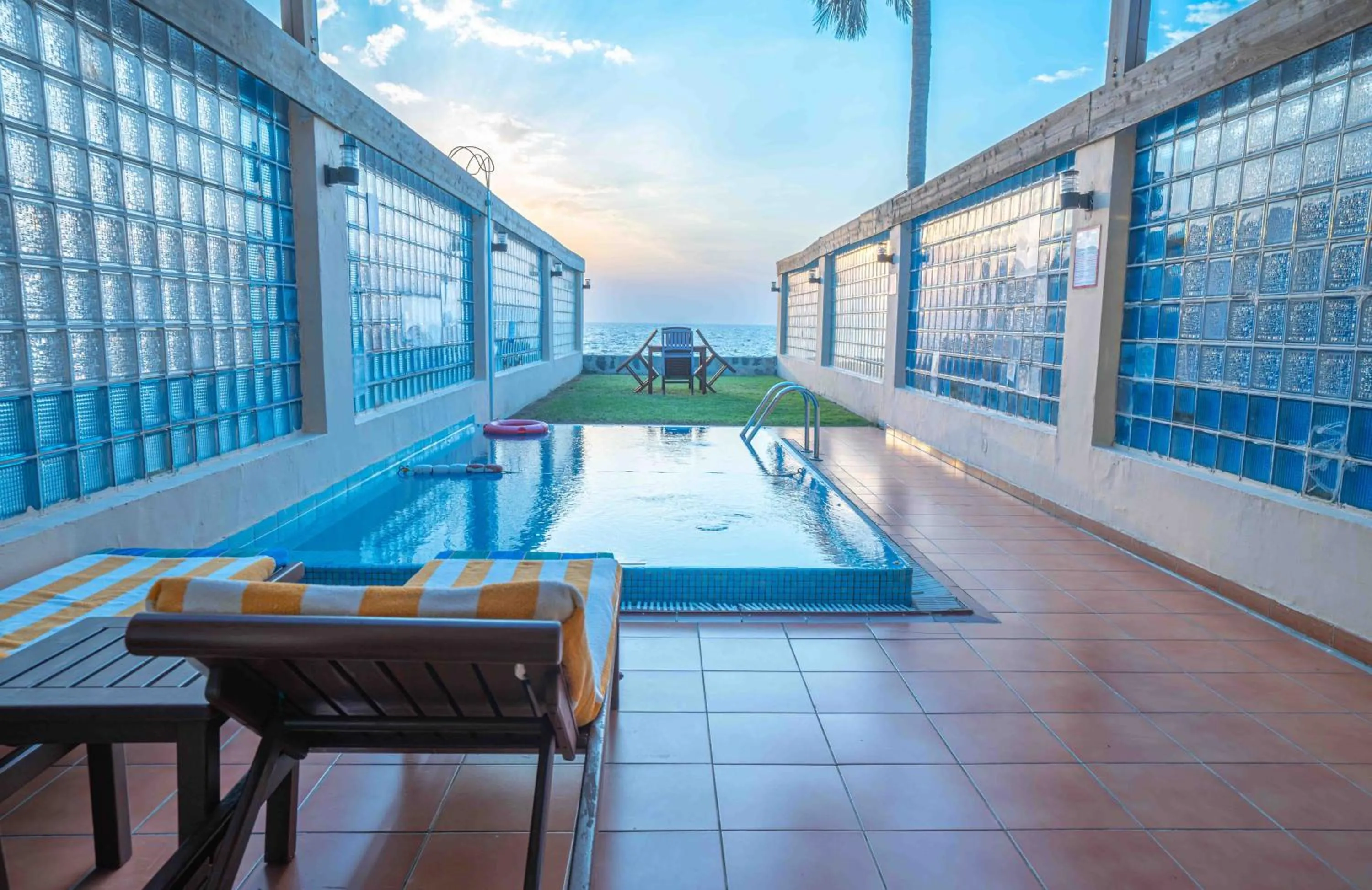 Deluxe One-Bedroom Villa in Al Nawras Island Resort