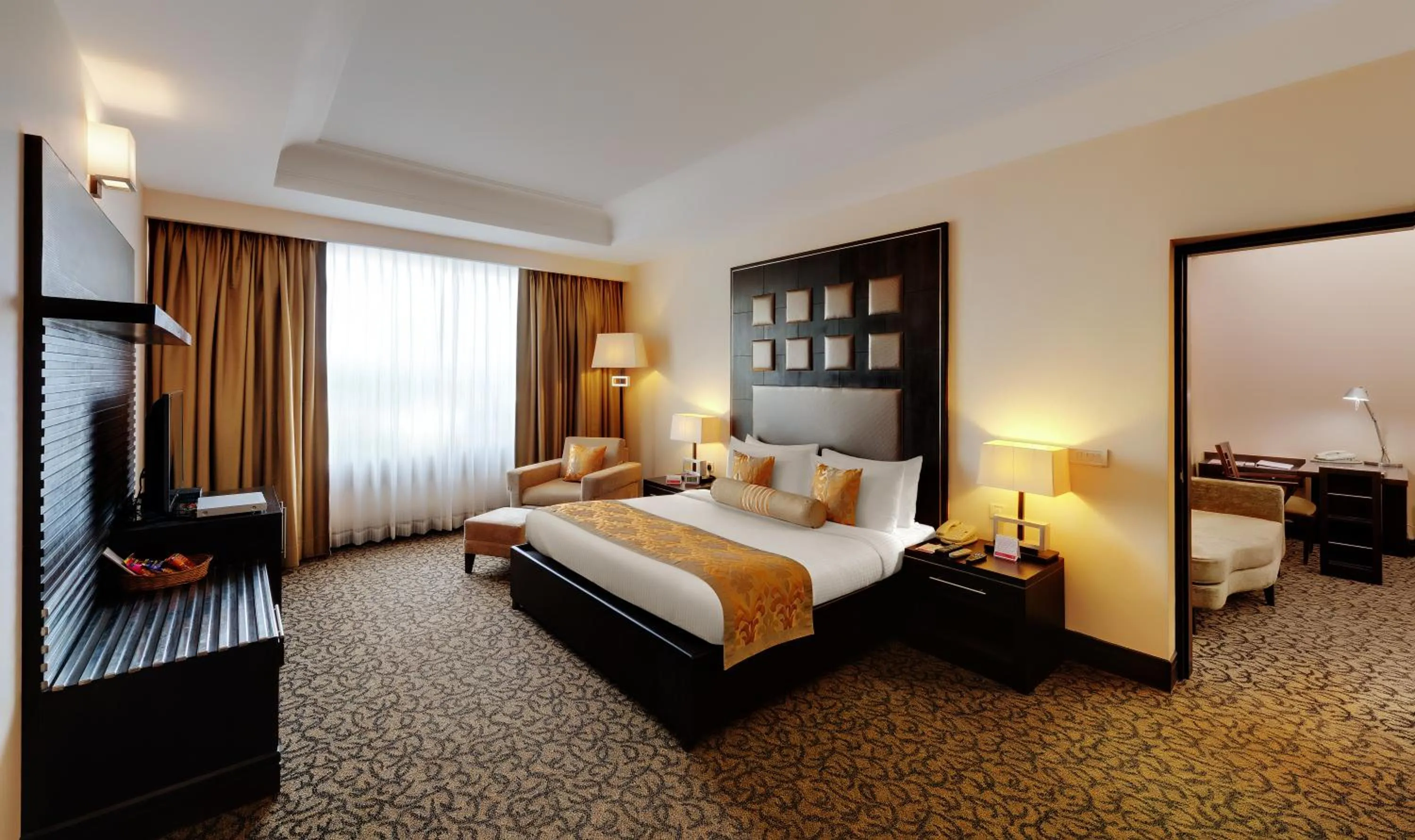 King Suite - Non-Smoking in Ramada Plaza by Wyndham JHV Varanasi