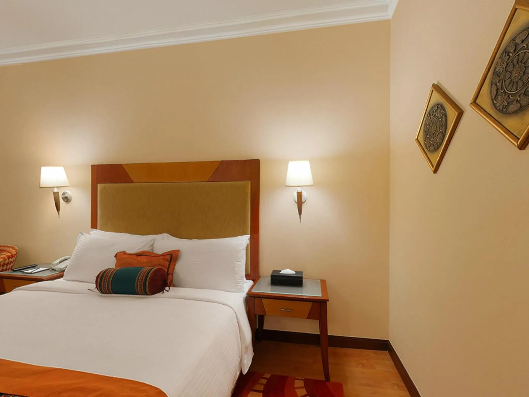 Deluxe Twin Room (10% Discount on Laundry service) in The Lalit Ashok