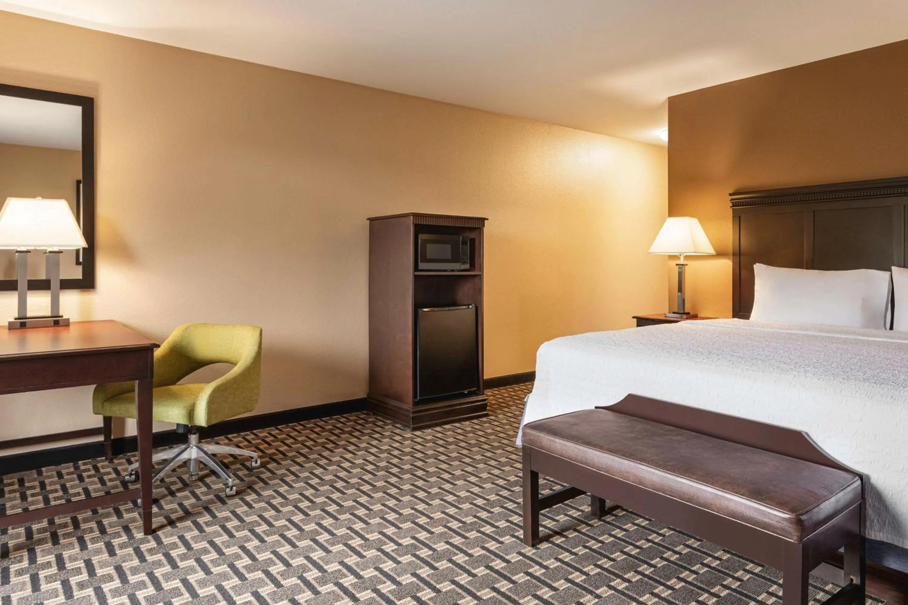 King Room with Shower - Non-Smoking in Hampton Inn & Suites Pine Bluff