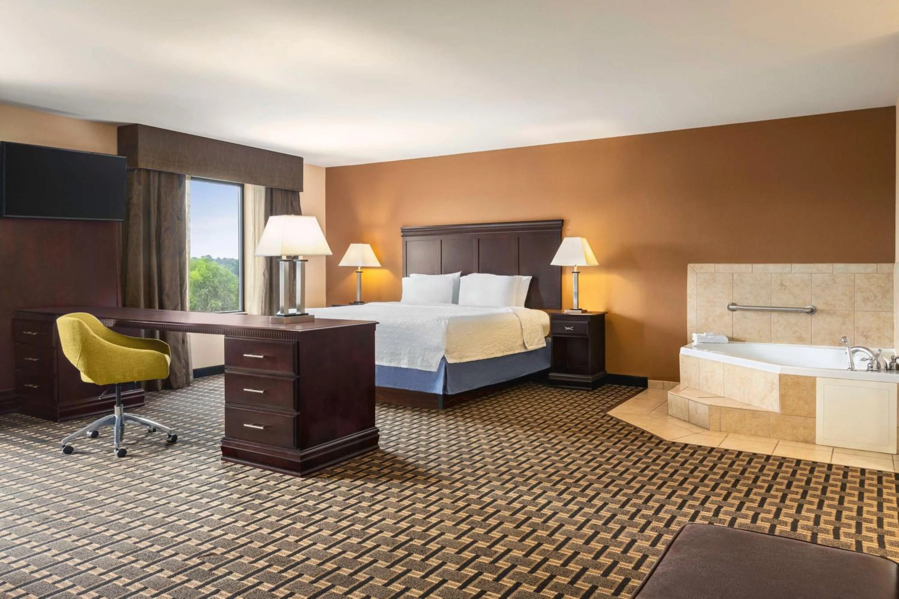 King Studio Suite with Whirlpool - Non-Smoking in Hampton Inn & Suites Pine Bluff