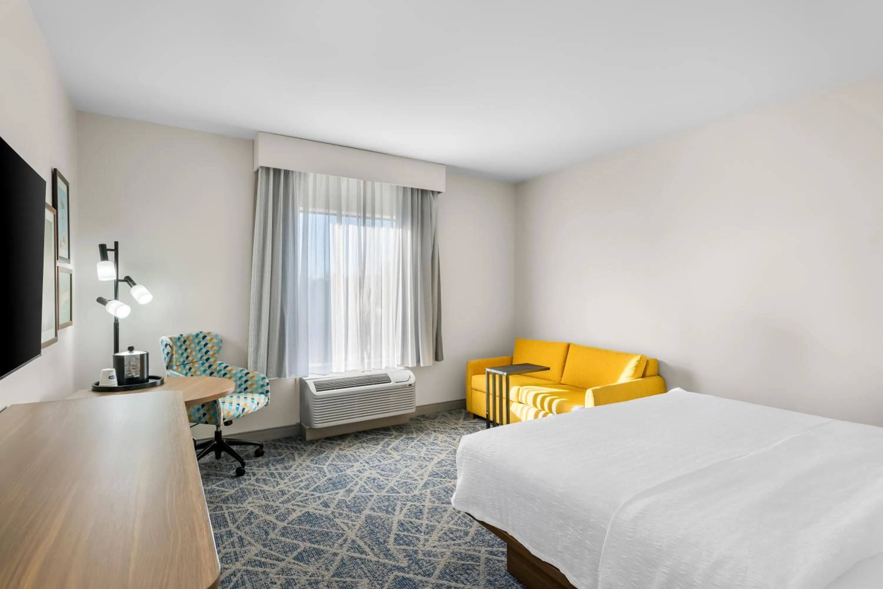 King Room - Non-Smoking in Hampton Inn - Monticello