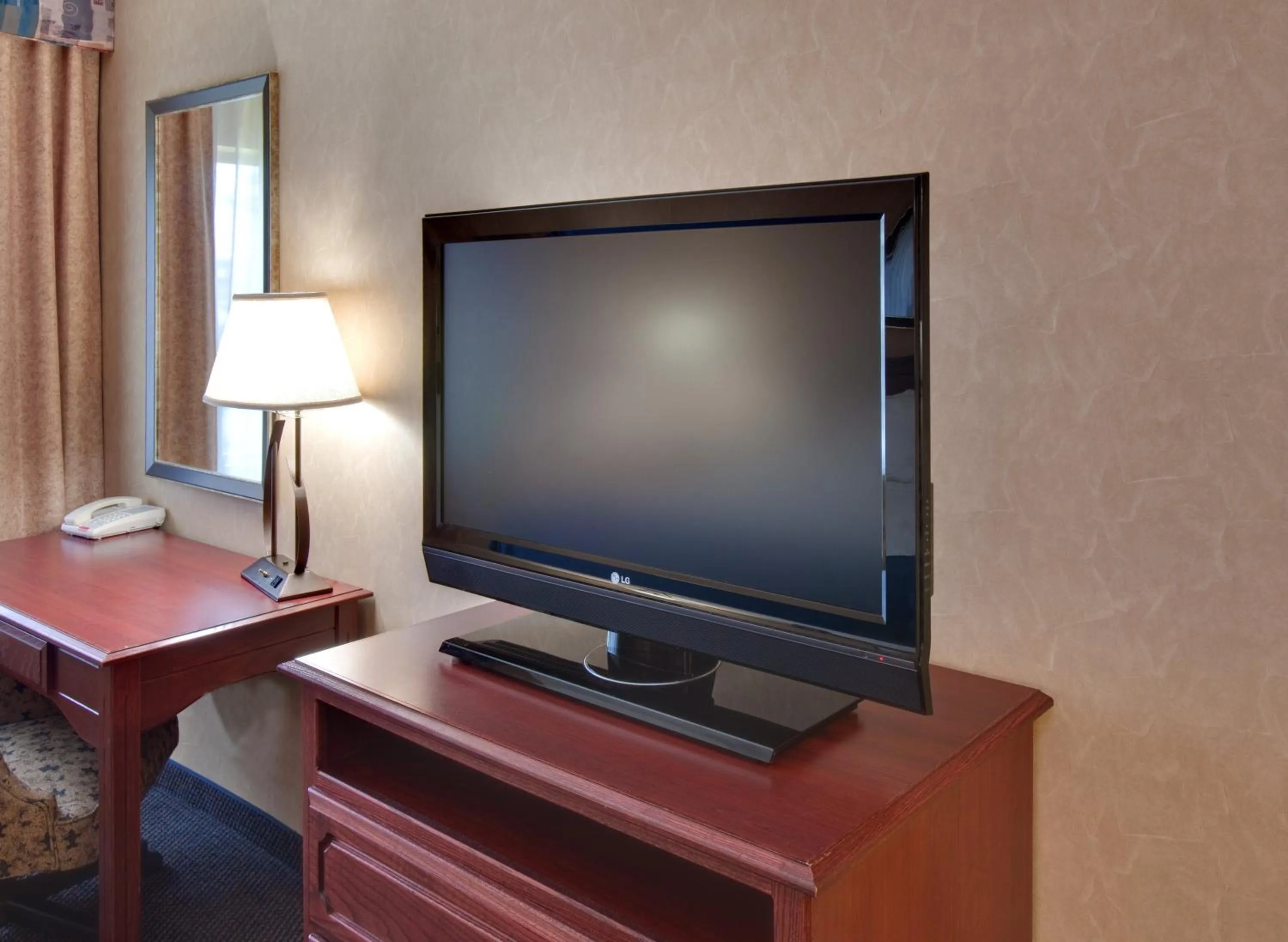 Standard Room with Two Queen Beds in Holiday Inn Express Jamestown by IHG