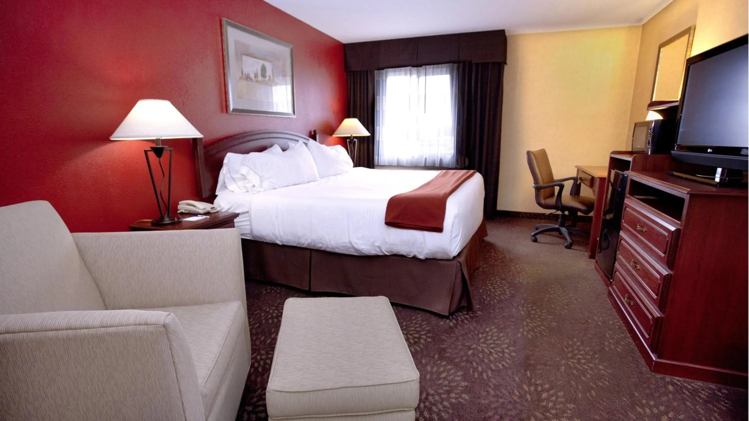 Standard King Room in Holiday Inn Express Jamestown by IHG