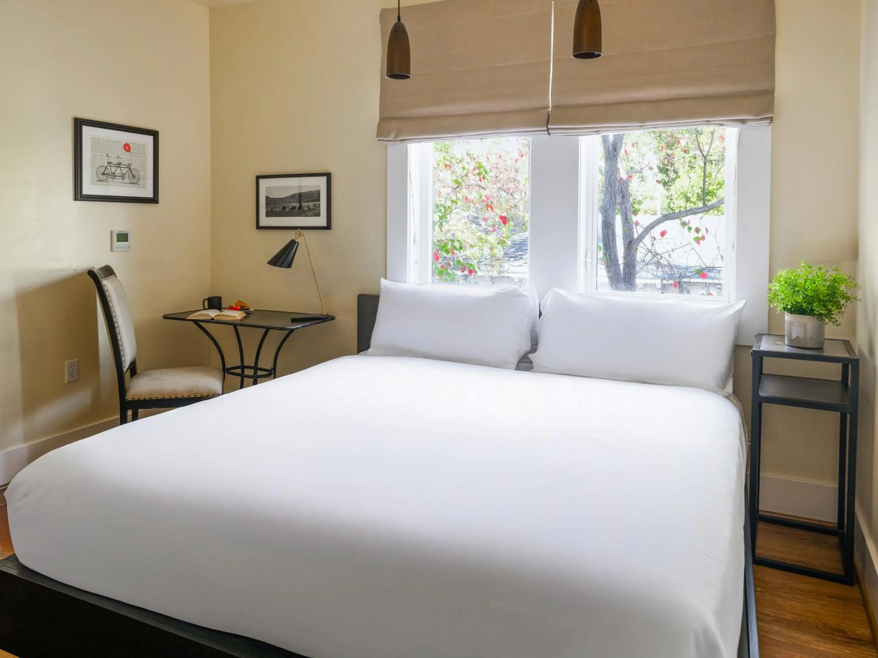 Petite Vintners King + Spa in Inn at Sonoma, A Four Sisters Inn